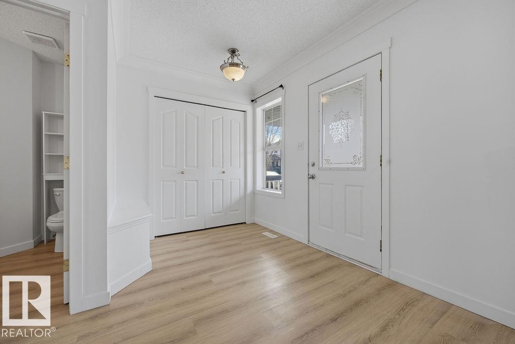 2076 Tanner Wynd Nw, Edmonton, AB - Indoor Photo Showing Other Room
