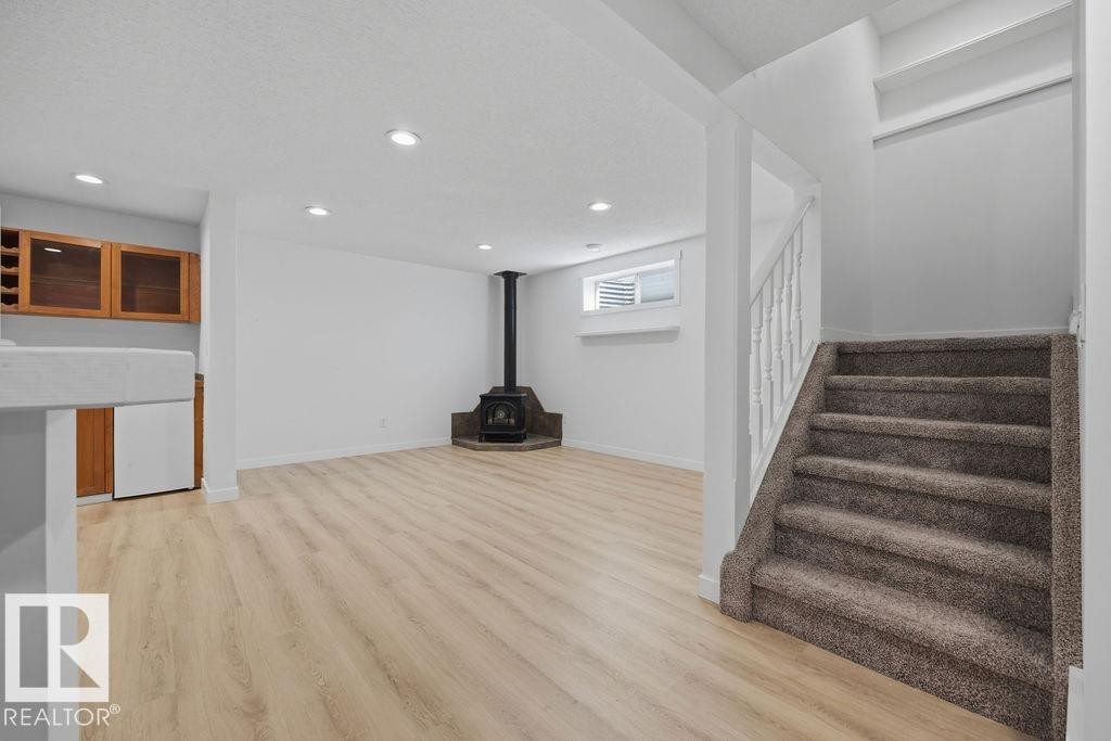 2076 Tanner Wynd Nw, Edmonton, AB - Indoor Photo Showing Other Room
