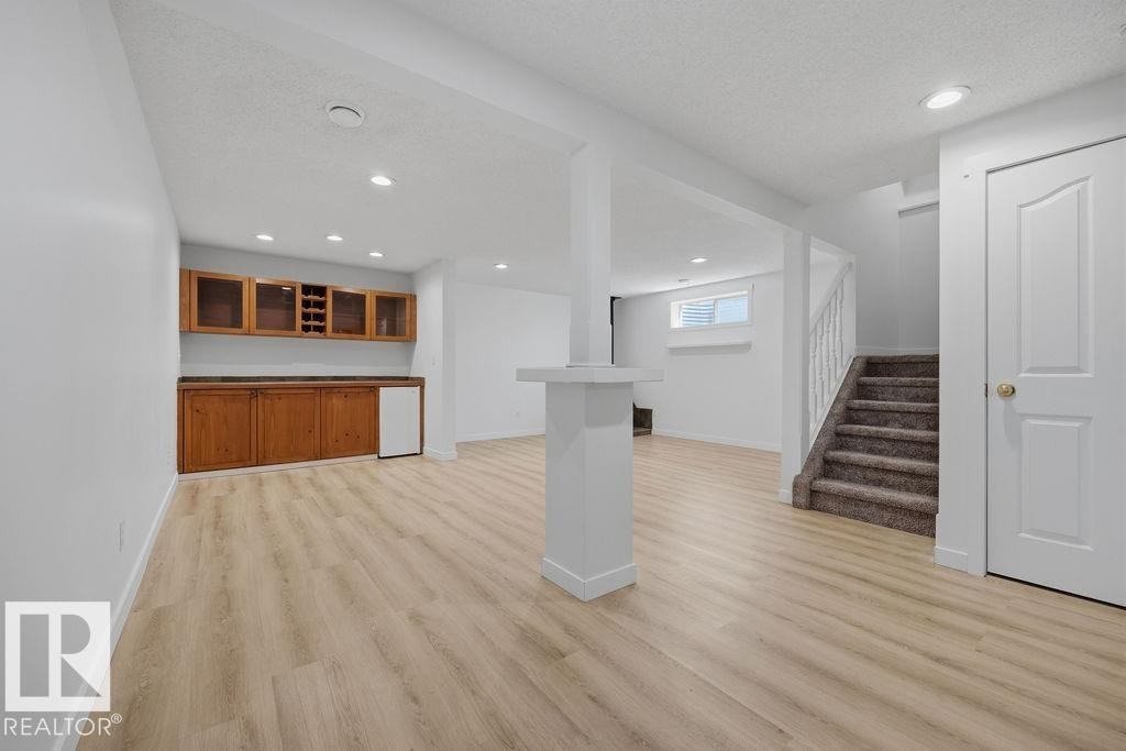 2076 Tanner Wynd Nw, Edmonton, AB - Indoor Photo Showing Other Room