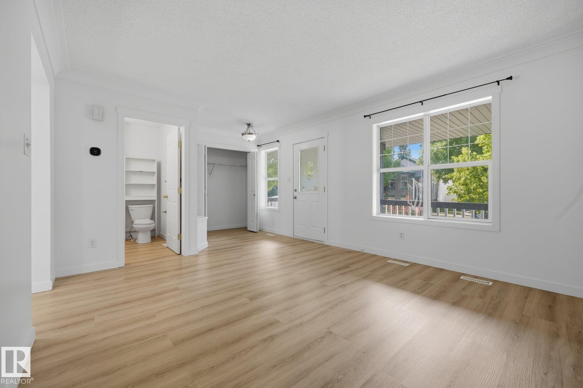 2076 Tanner Wynd Nw, Edmonton, AB - Indoor