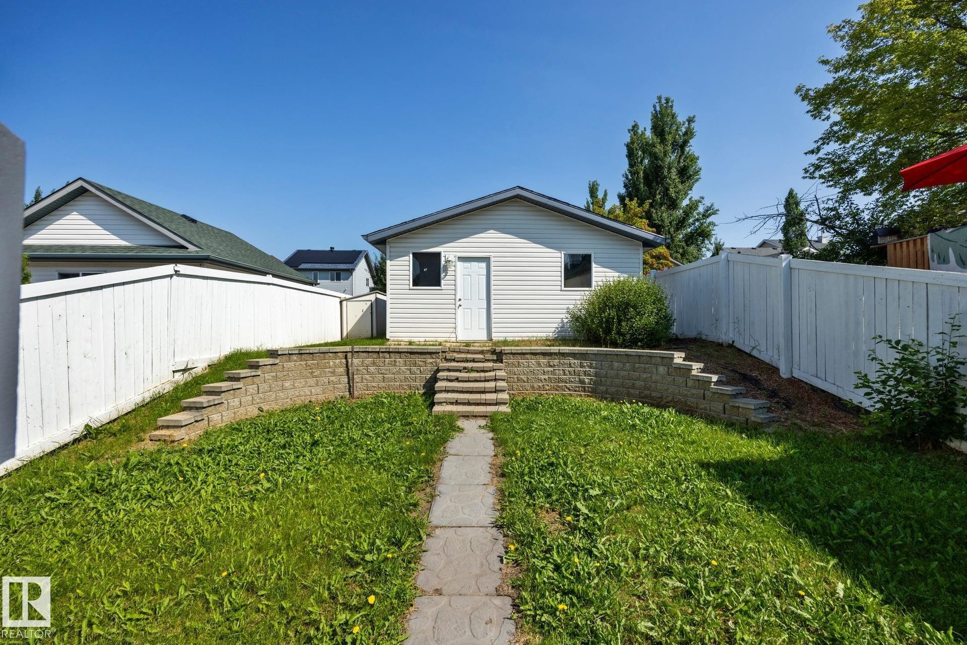 2076 Tanner Wynd Nw, Edmonton, AB - Outdoor