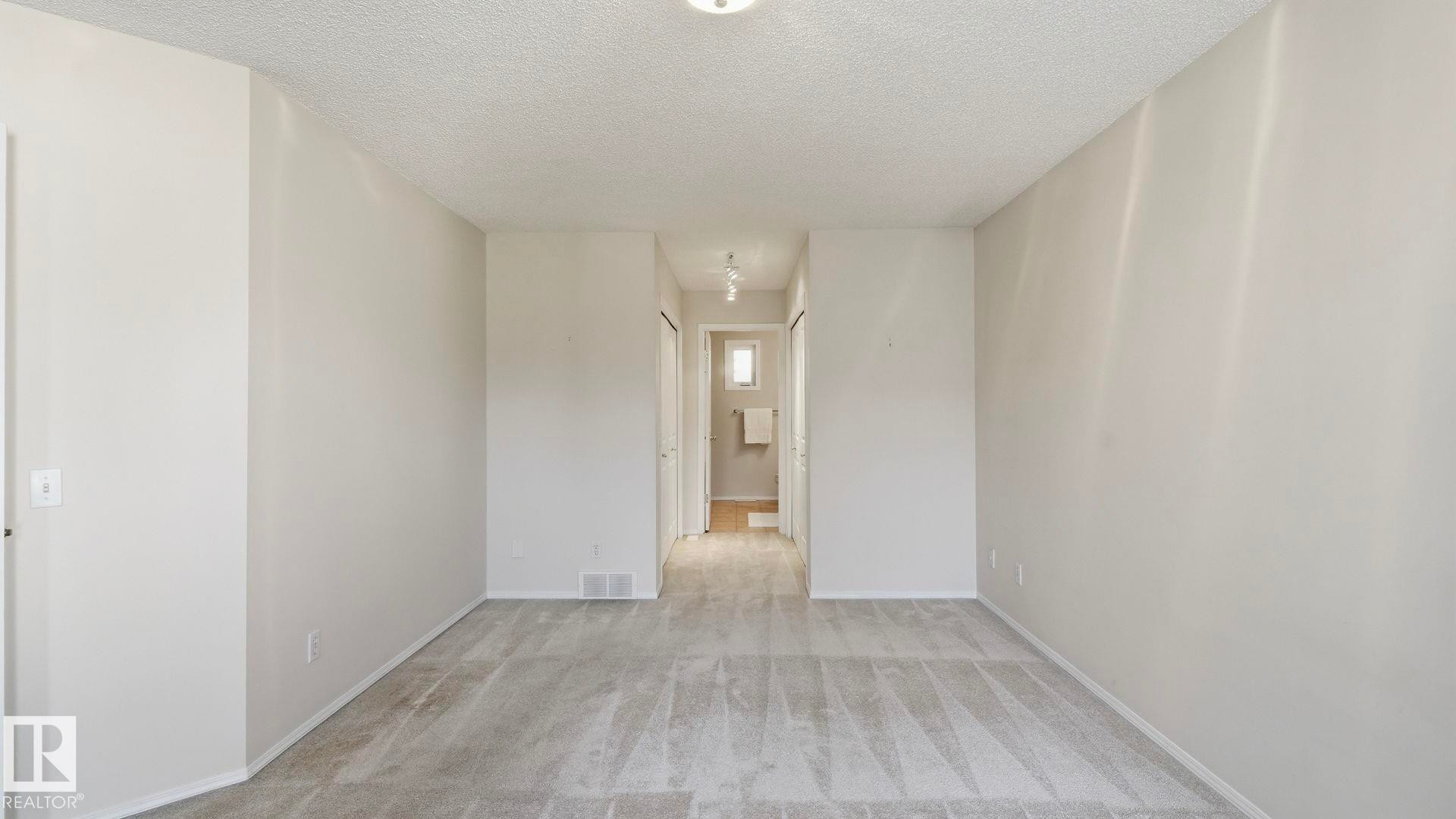 #31 8 Dechene Rd Nw, Edmonton, AB - Indoor Photo Showing Other Room