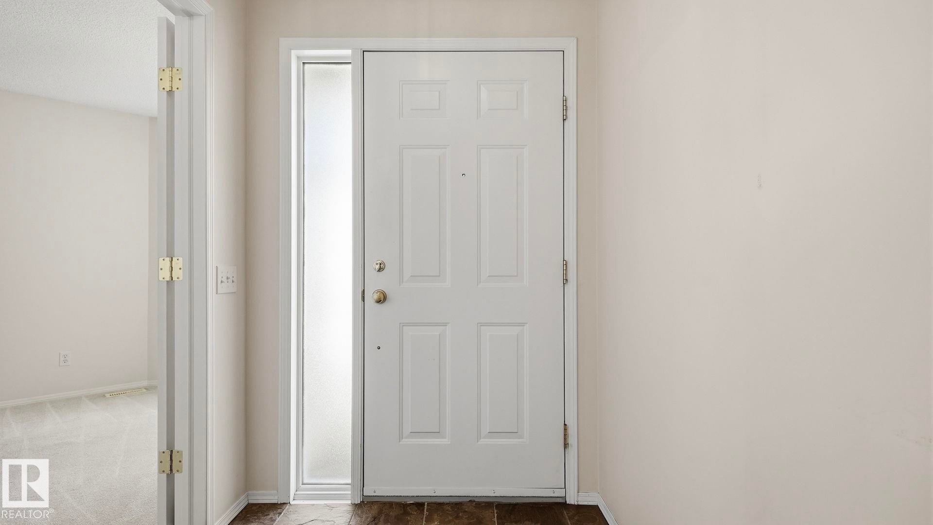 #31 8 Dechene Rd Nw, Edmonton, AB - Indoor Photo Showing Other Room
