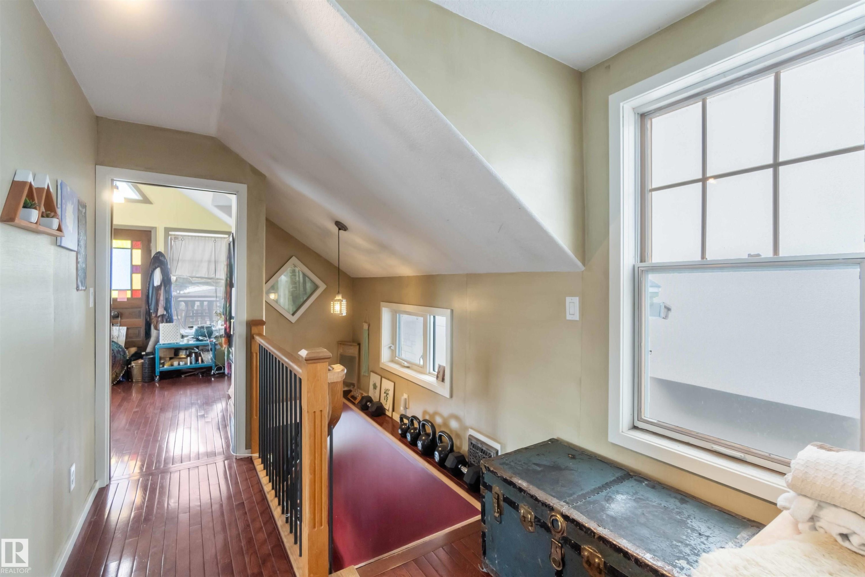 10207 88 Street Nw, Edmonton, AB - Indoor Photo Showing Other Room