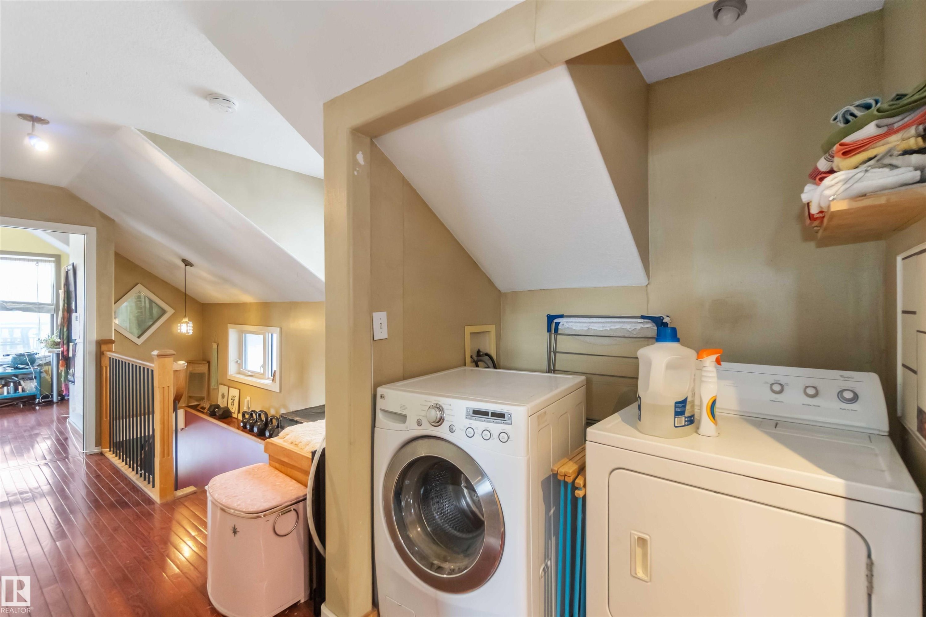 10207 88 Street Nw, Edmonton, AB - Indoor Photo Showing Laundry Room