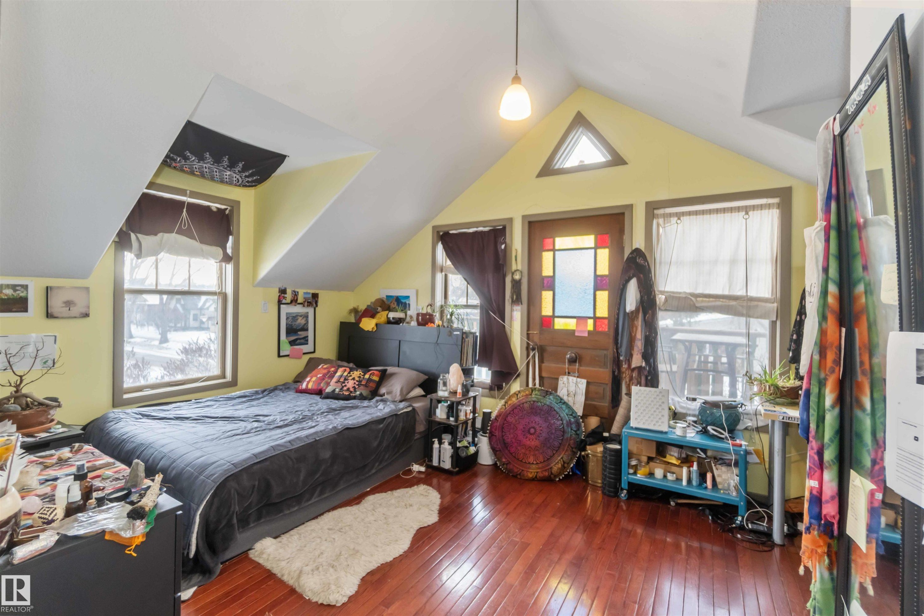 10207 88 Street Nw, Edmonton, AB - Indoor Photo Showing Bedroom