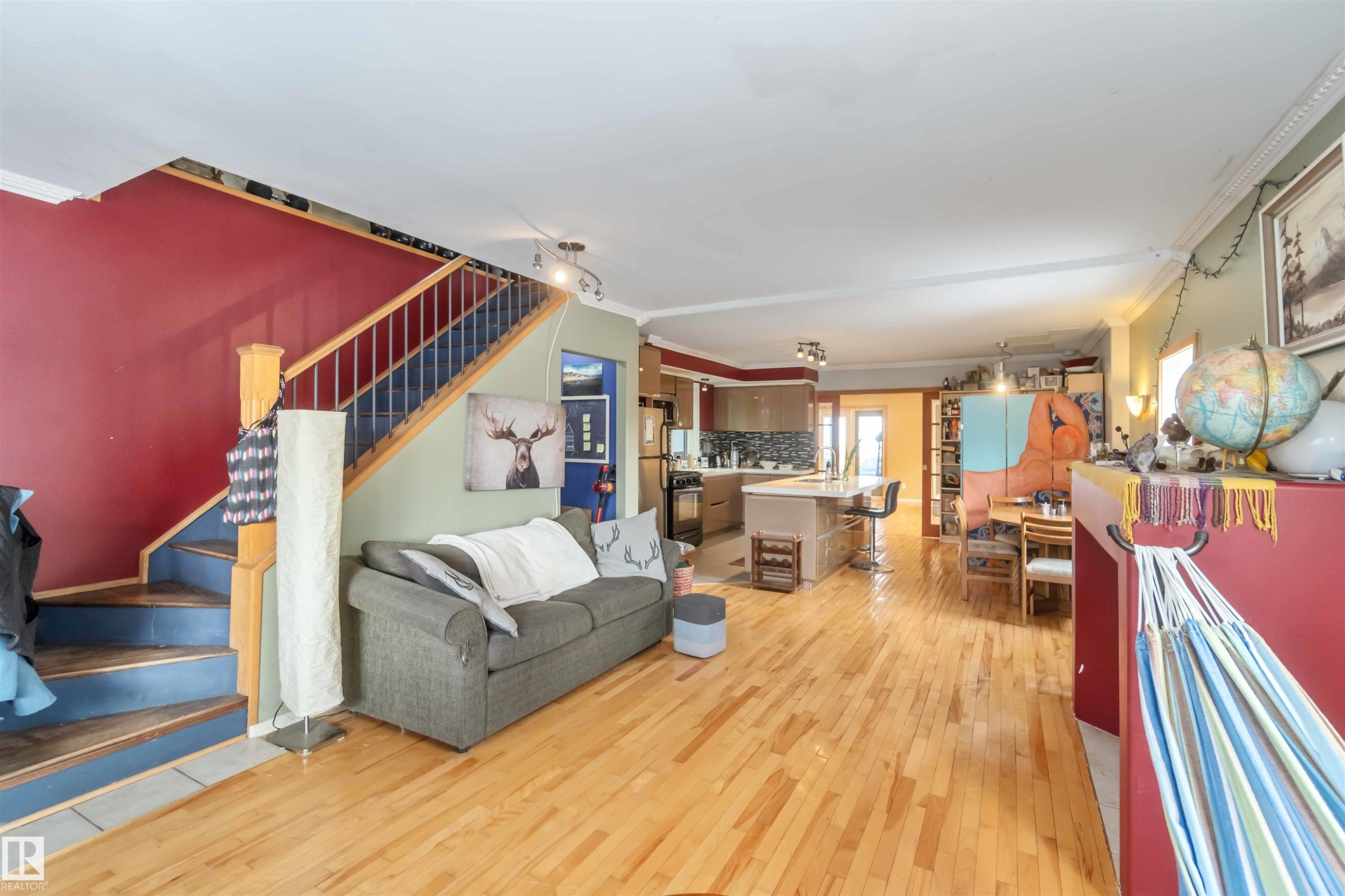10207 88 Street Nw, Edmonton, AB - Indoor Photo Showing Other Room