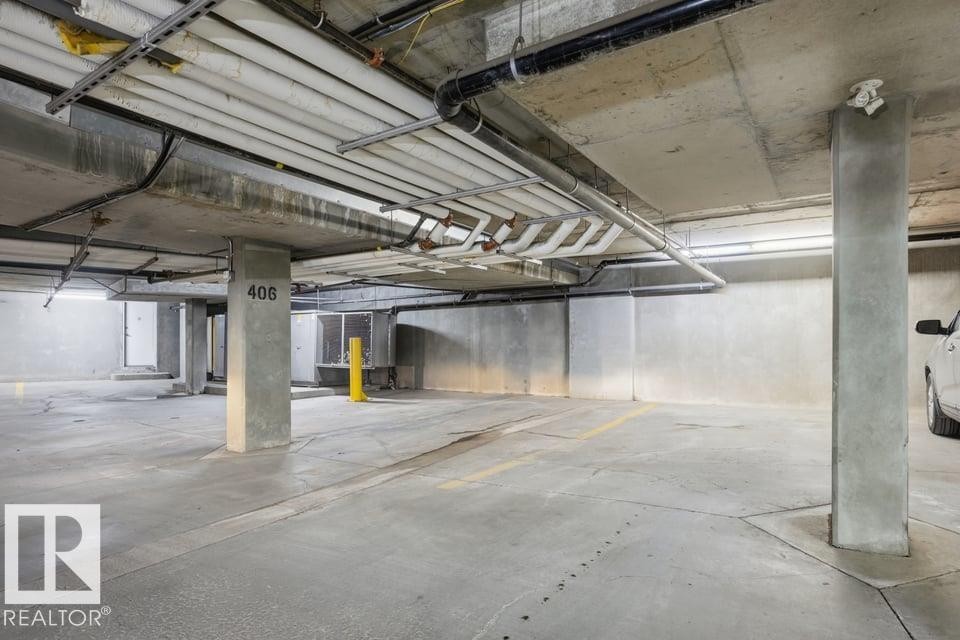 #321 13835 155 Avenue Nw, Edmonton, AB - Indoor Photo Showing Garage