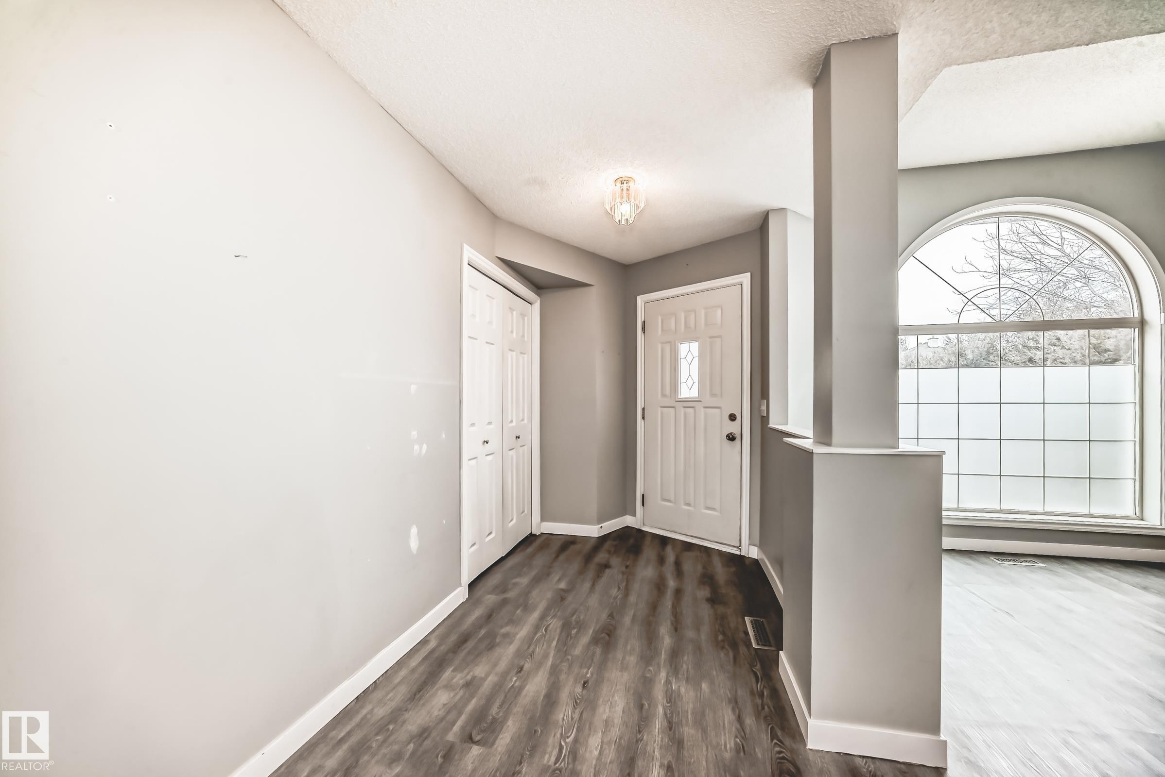 784 Blackburn Place Sw, Edmonton, AB - Indoor Photo Showing Other Room