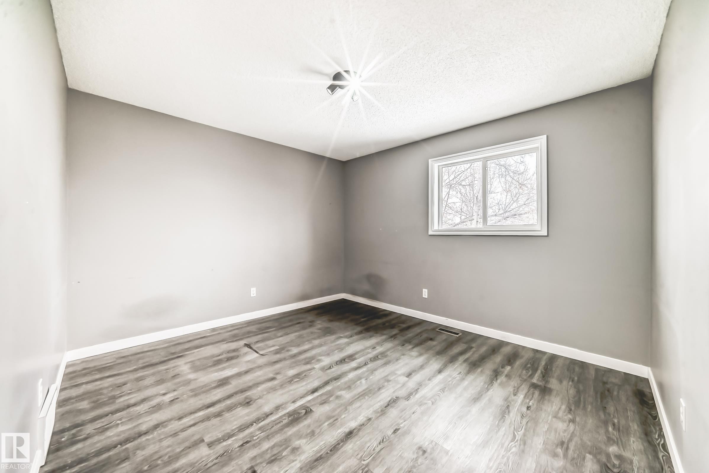 784 Blackburn Place Sw, Edmonton, AB - Indoor Photo Showing Other Room
