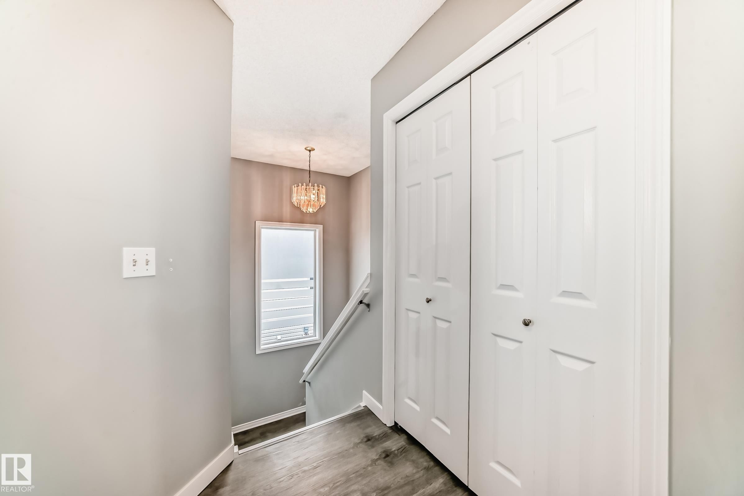 784 Blackburn Place Sw, Edmonton, AB - Indoor Photo Showing Other Room