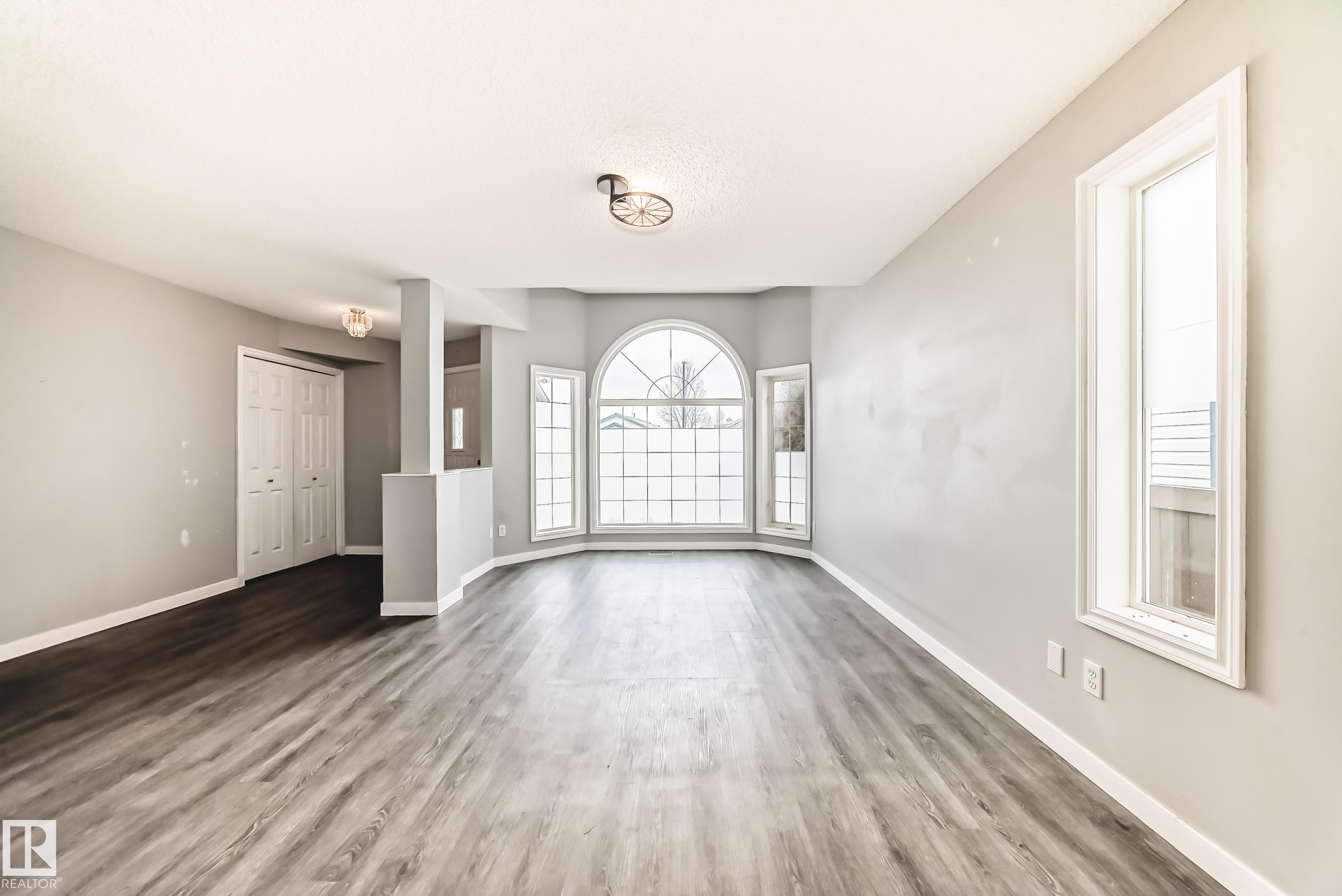 784 Blackburn Place Sw, Edmonton, AB - Indoor Photo Showing Other Room