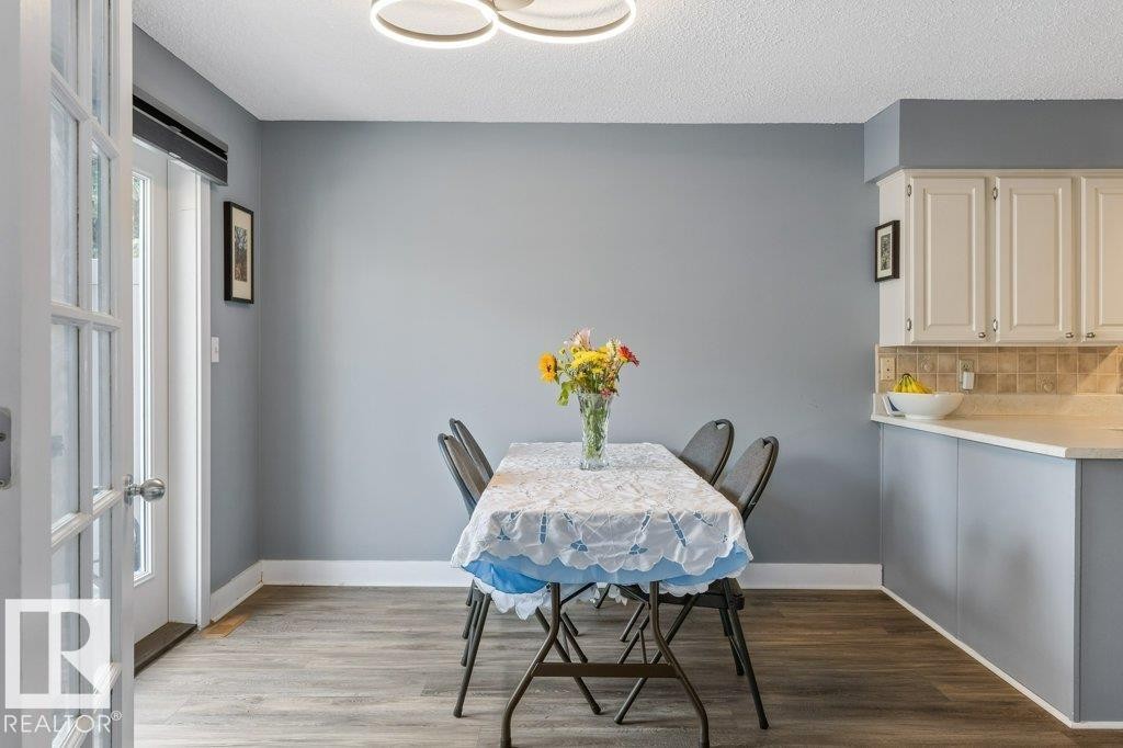 7 Whiteoaks Estates, St. Albert, AB - Indoor Photo Showing Dining Room