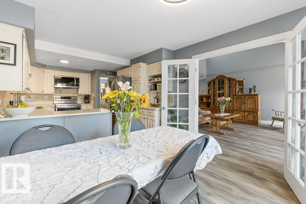 7 Whiteoaks Estates, St. Albert, AB - Indoor