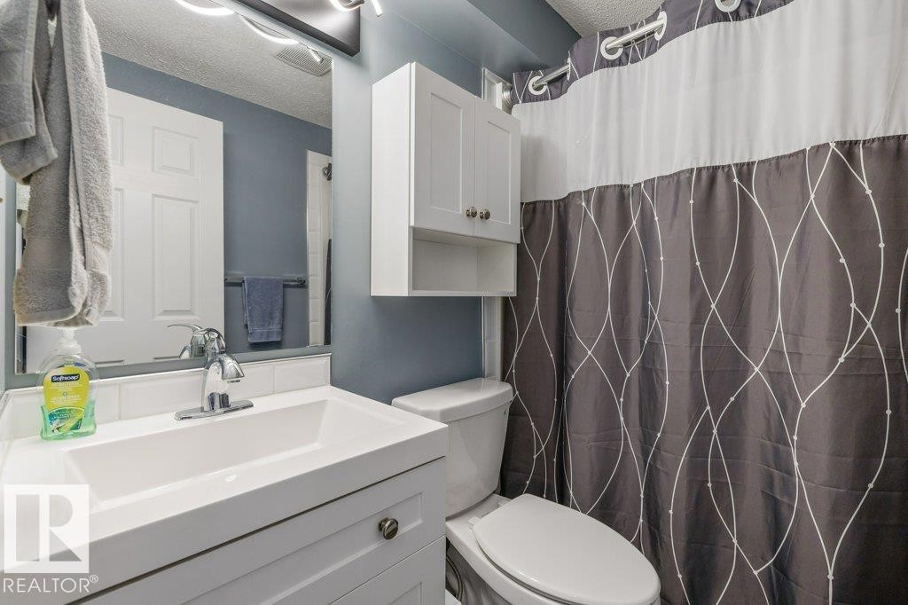 7 Whiteoaks Estates, St. Albert, AB - Indoor Photo Showing Bathroom
