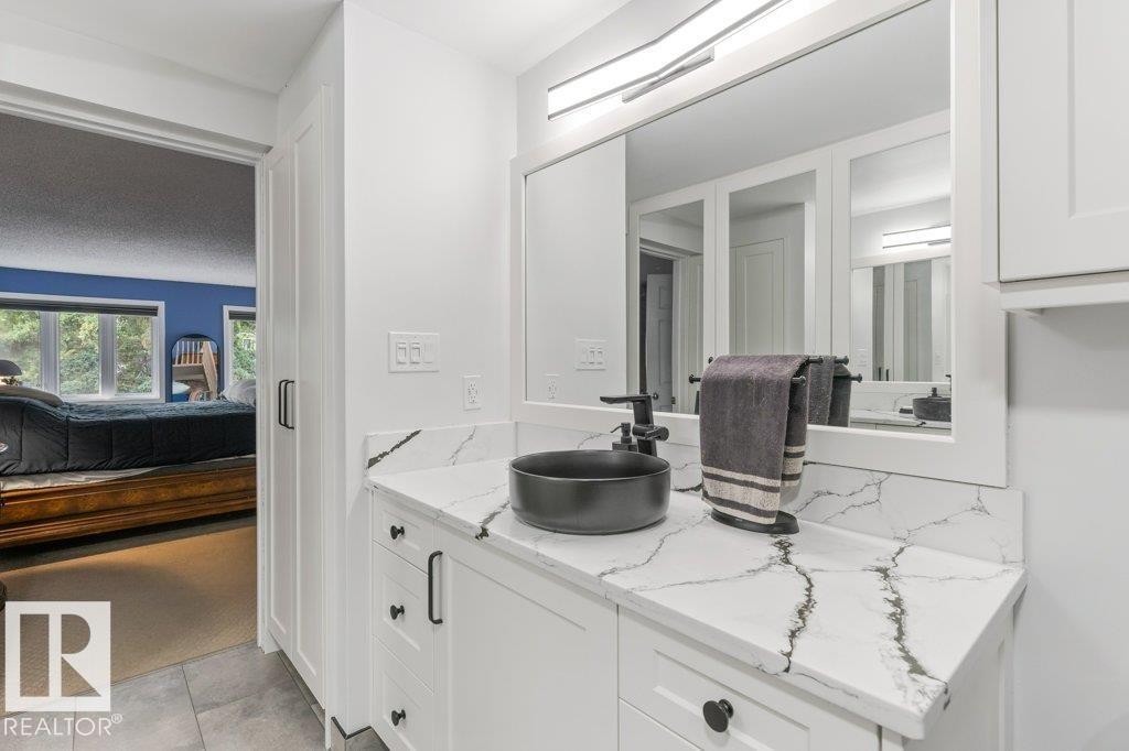 7 Whiteoaks Estates, St. Albert, AB - Indoor