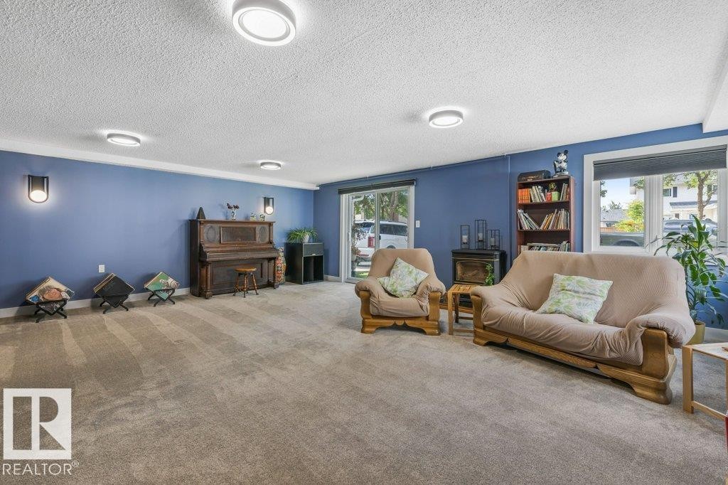 7 Whiteoaks Estates, St. Albert, AB - Indoor