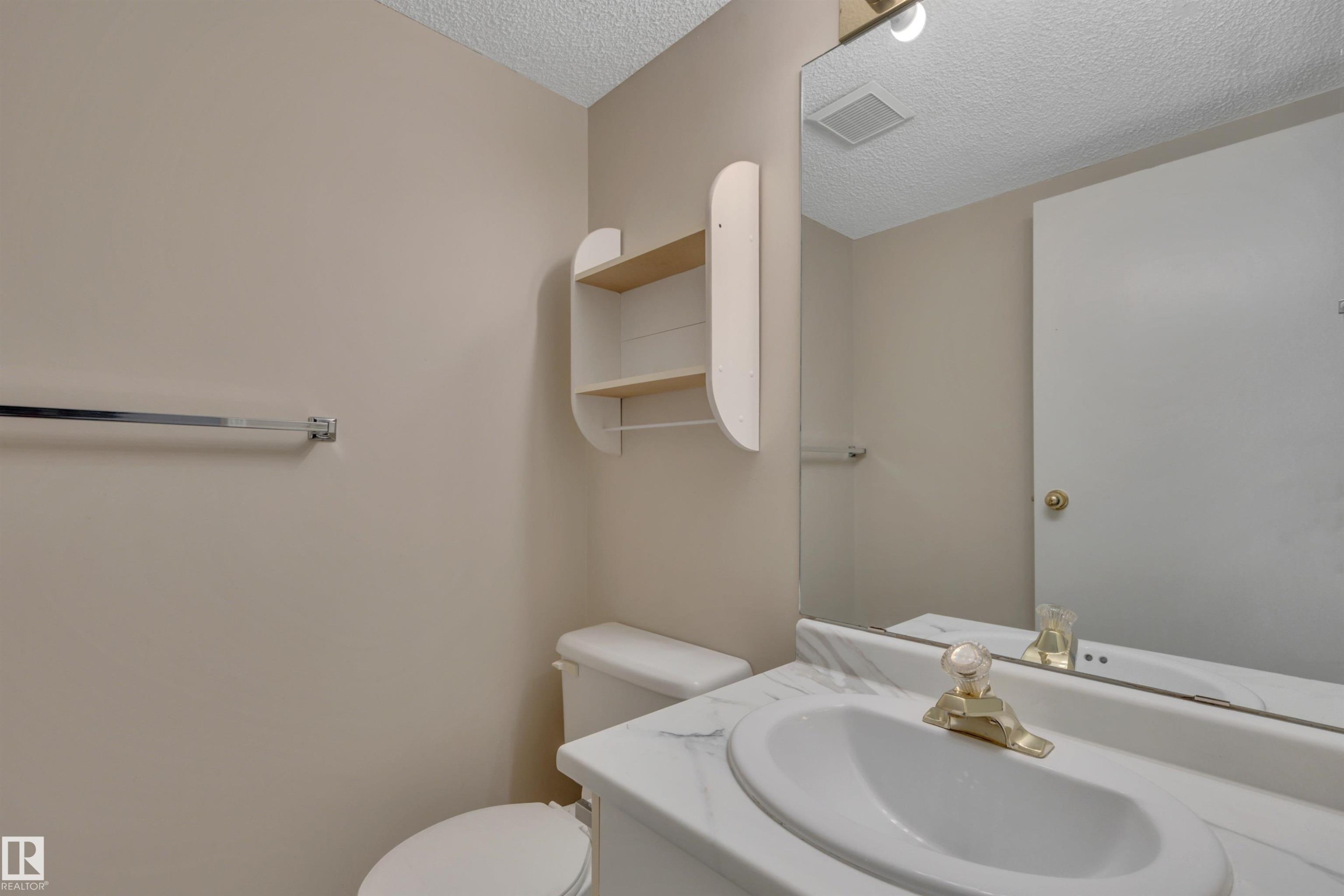 2218 38 Street Nw, Edmonton, AB - Indoor Photo Showing Bathroom