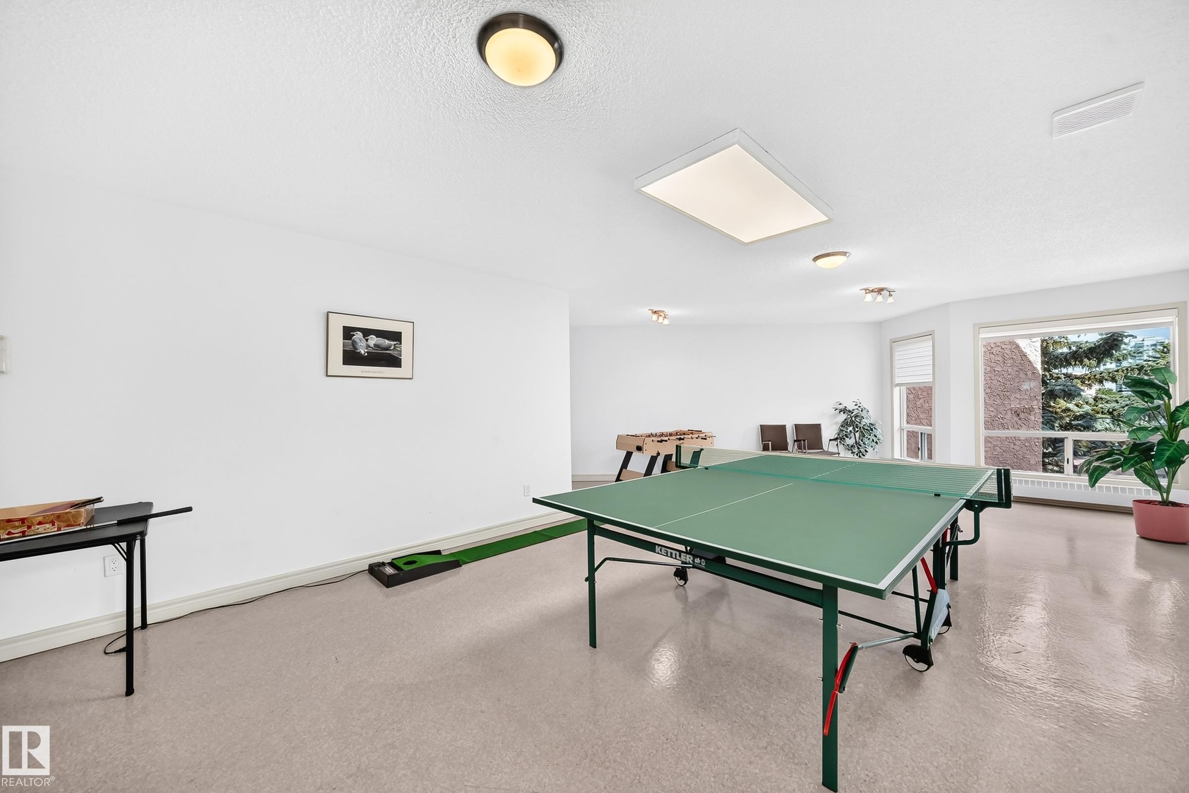 #109 10945 21 Av Nw, Edmonton, AB - Indoor Photo Showing Other Room