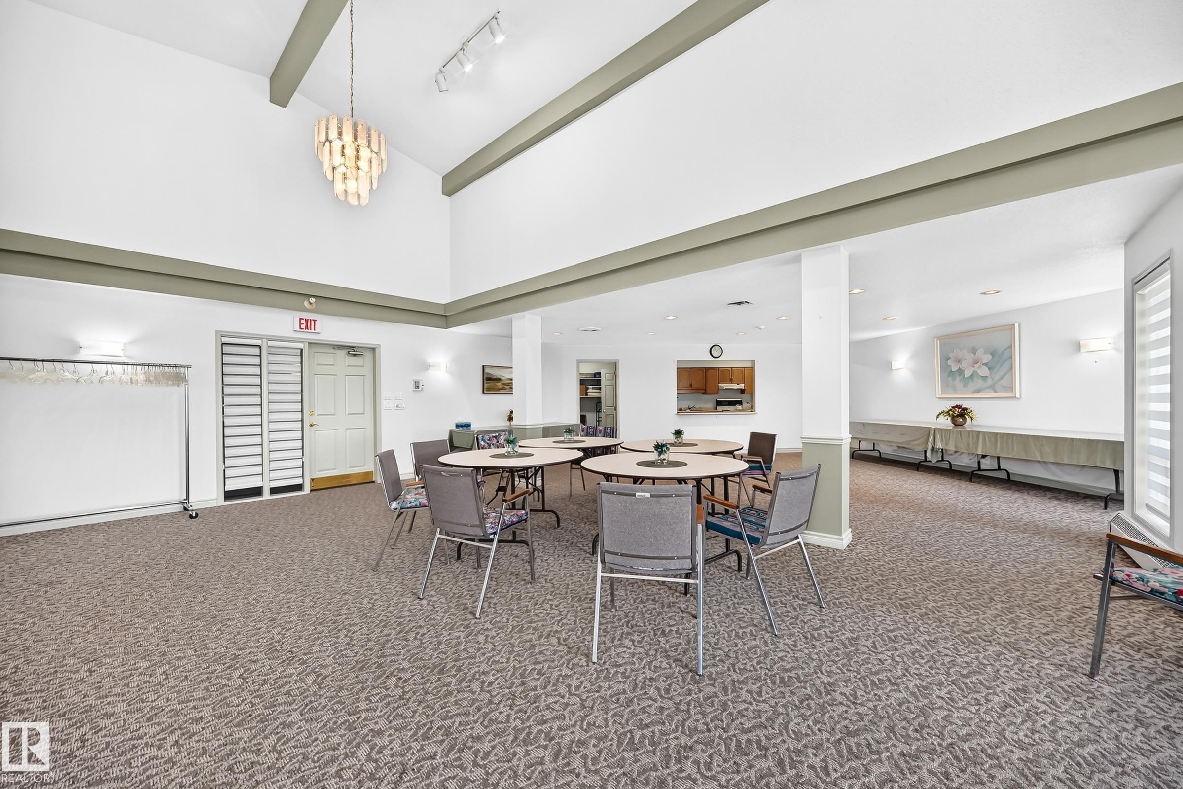 #109 10945 21 Av Nw, Edmonton, AB - Indoor