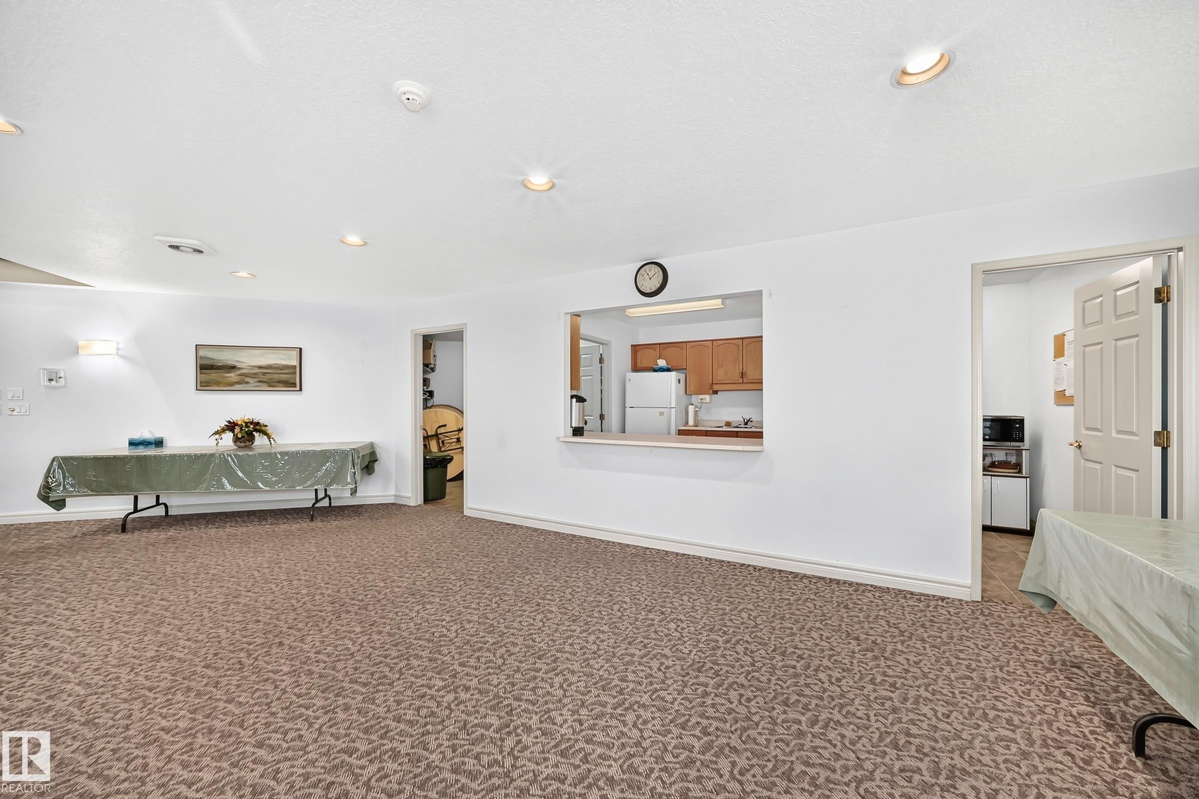 #109 10945 21 Av Nw, Edmonton, AB - Indoor