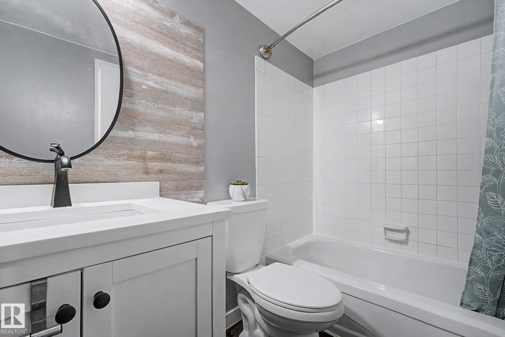 #101 7203 171 St Nw, Edmonton, AB - Indoor Photo Showing Bathroom