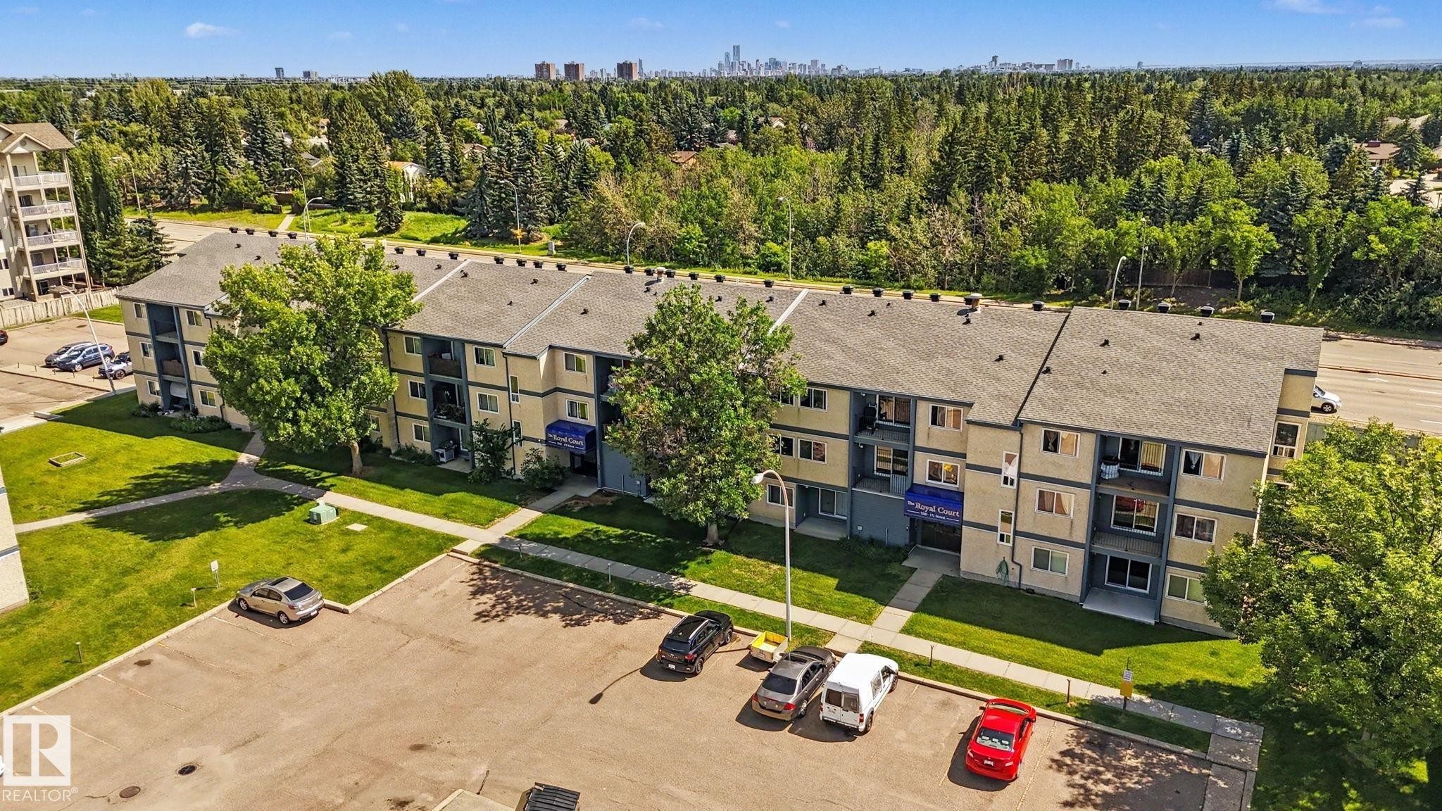 #101 7203 171 St Nw, Edmonton, AB - Outdoor