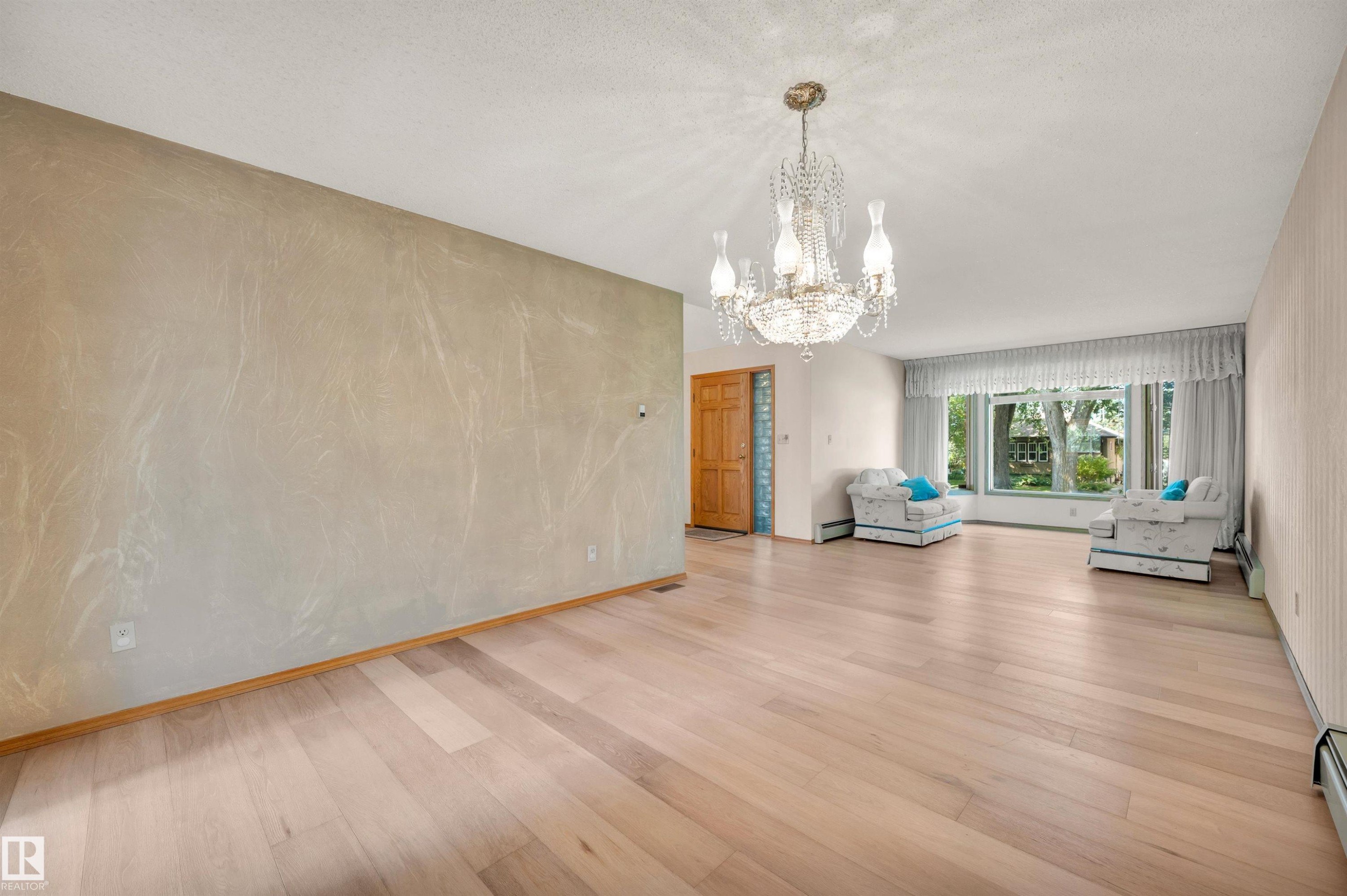 10155 74 Street Nw, Edmonton, AB - Indoor