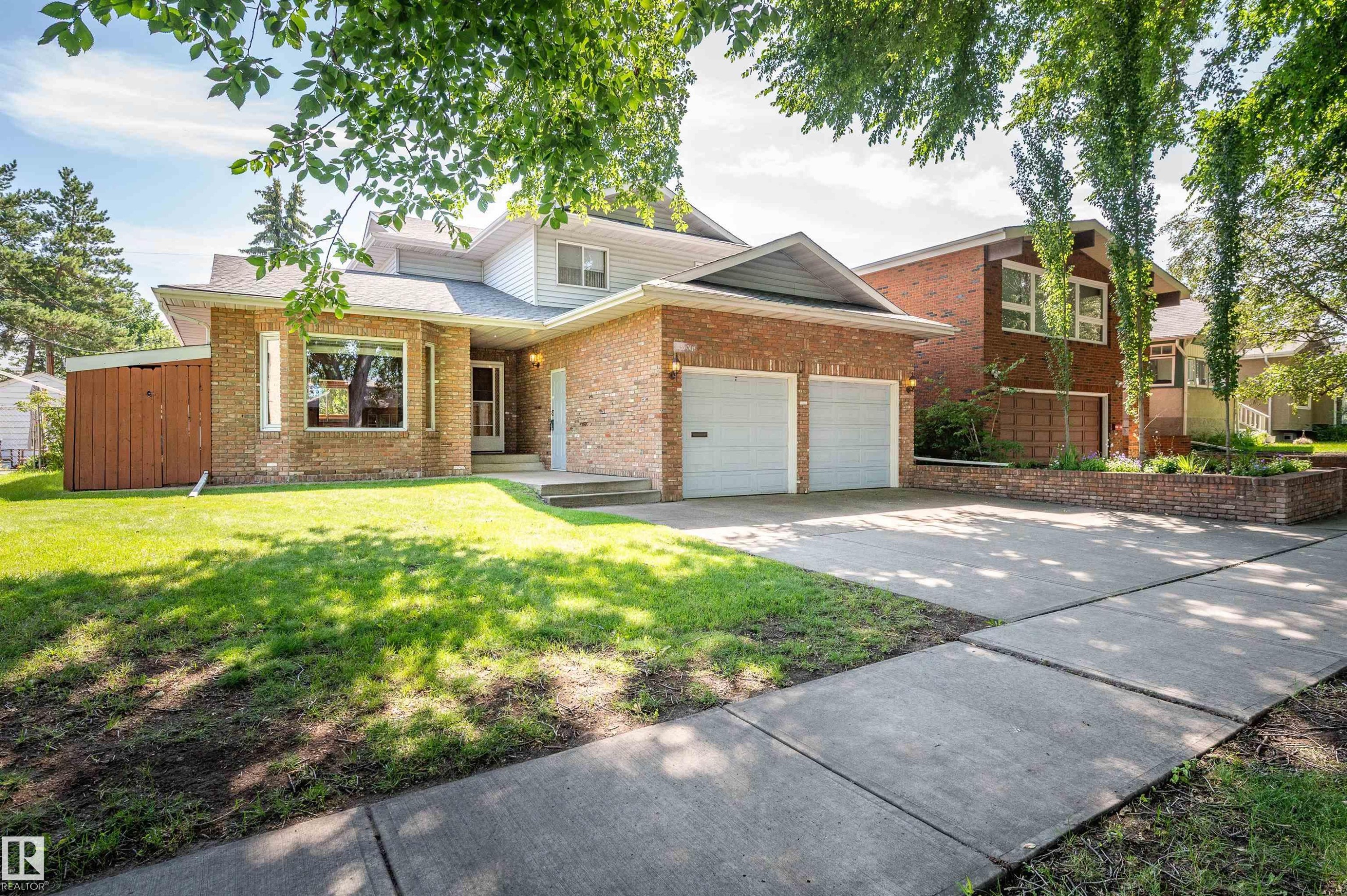 10155 74 Street Nw, Edmonton, AB - Outdoor