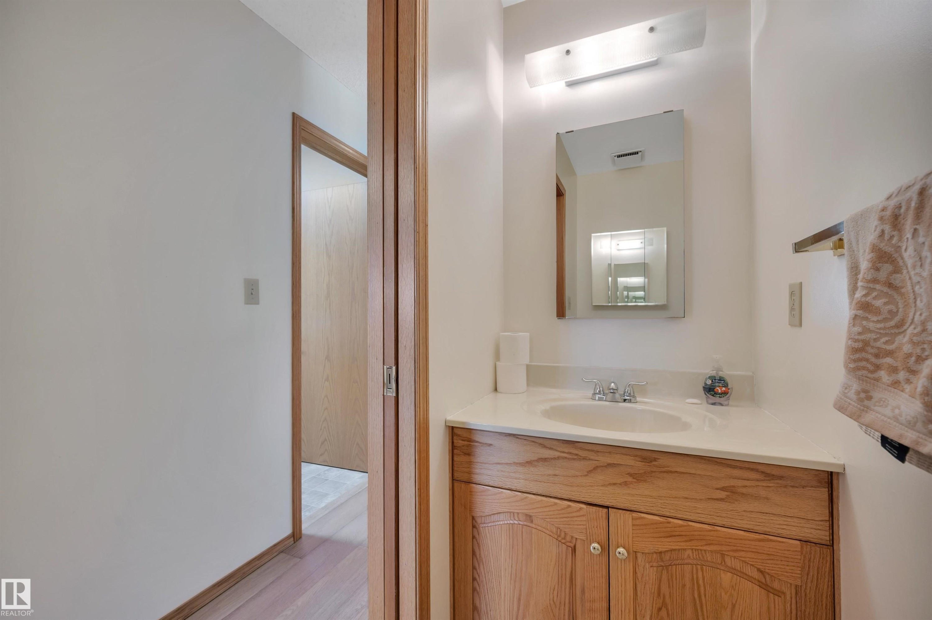 10155 74 Street Nw, Edmonton, AB - Indoor Photo Showing Bathroom
