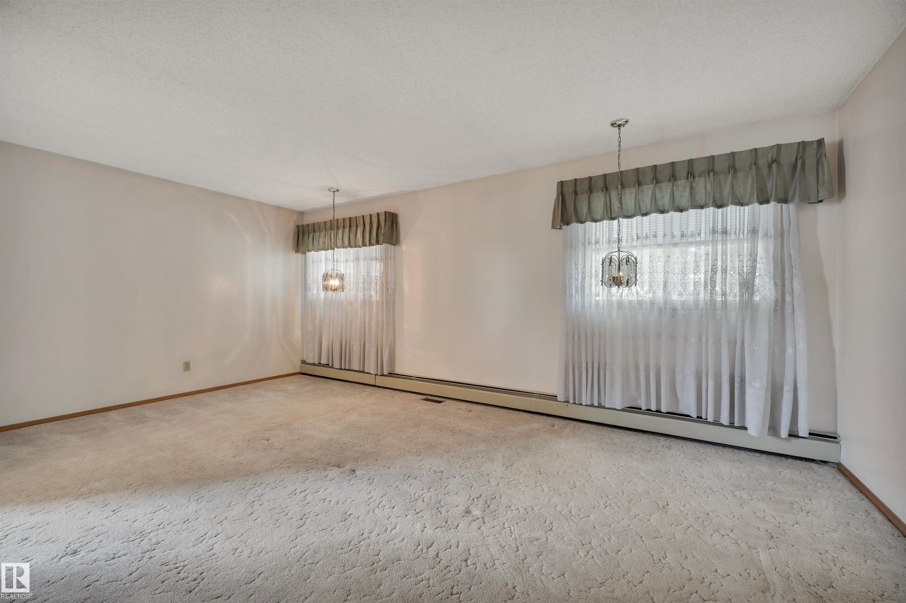 10155 74 Street Nw, Edmonton, AB - Indoor Photo Showing Other Room