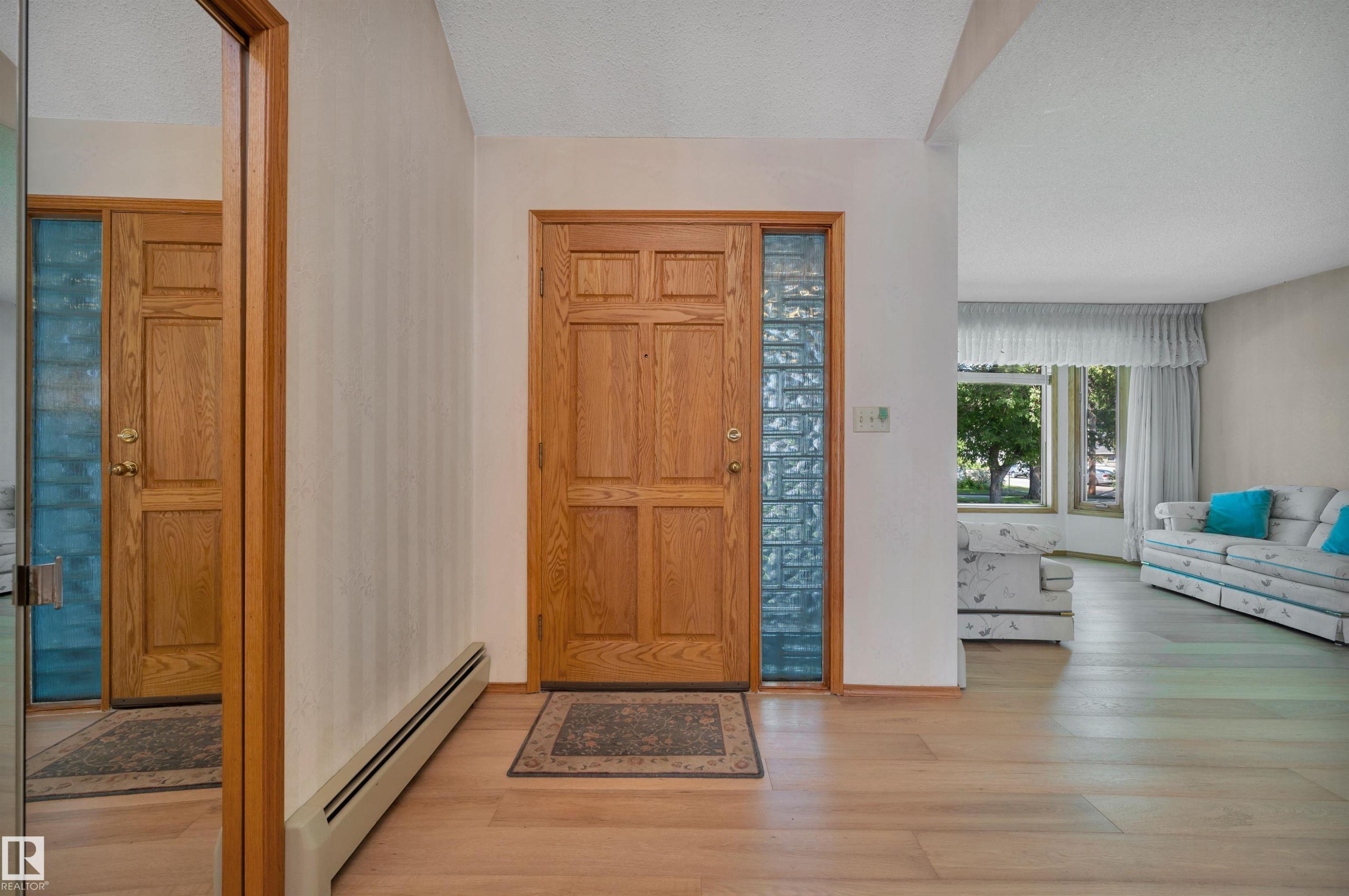 10155 74 Street Nw, Edmonton, AB - Indoor Photo Showing Other Room