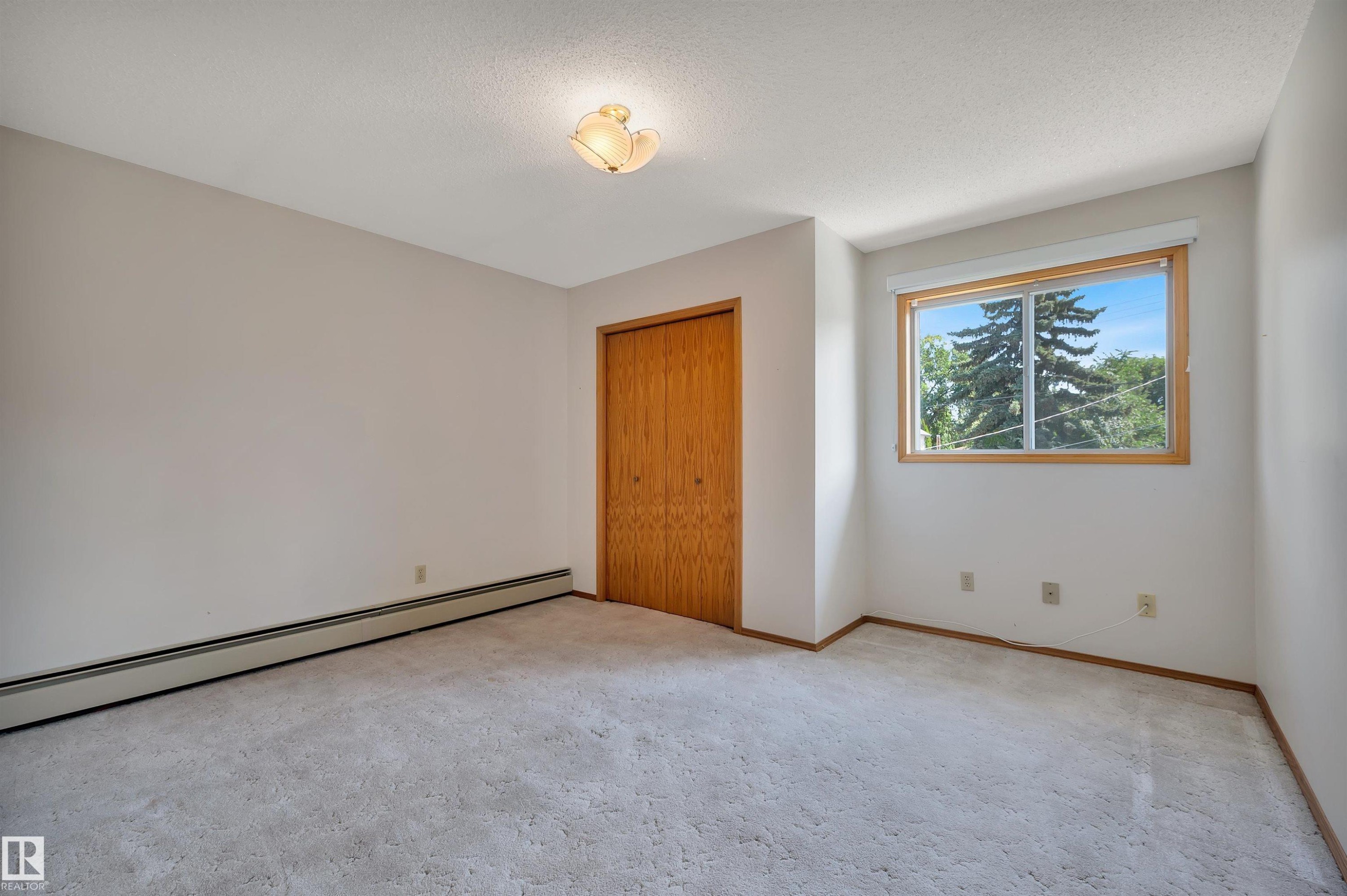 10155 74 Street Nw, Edmonton, AB - Indoor Photo Showing Other Room