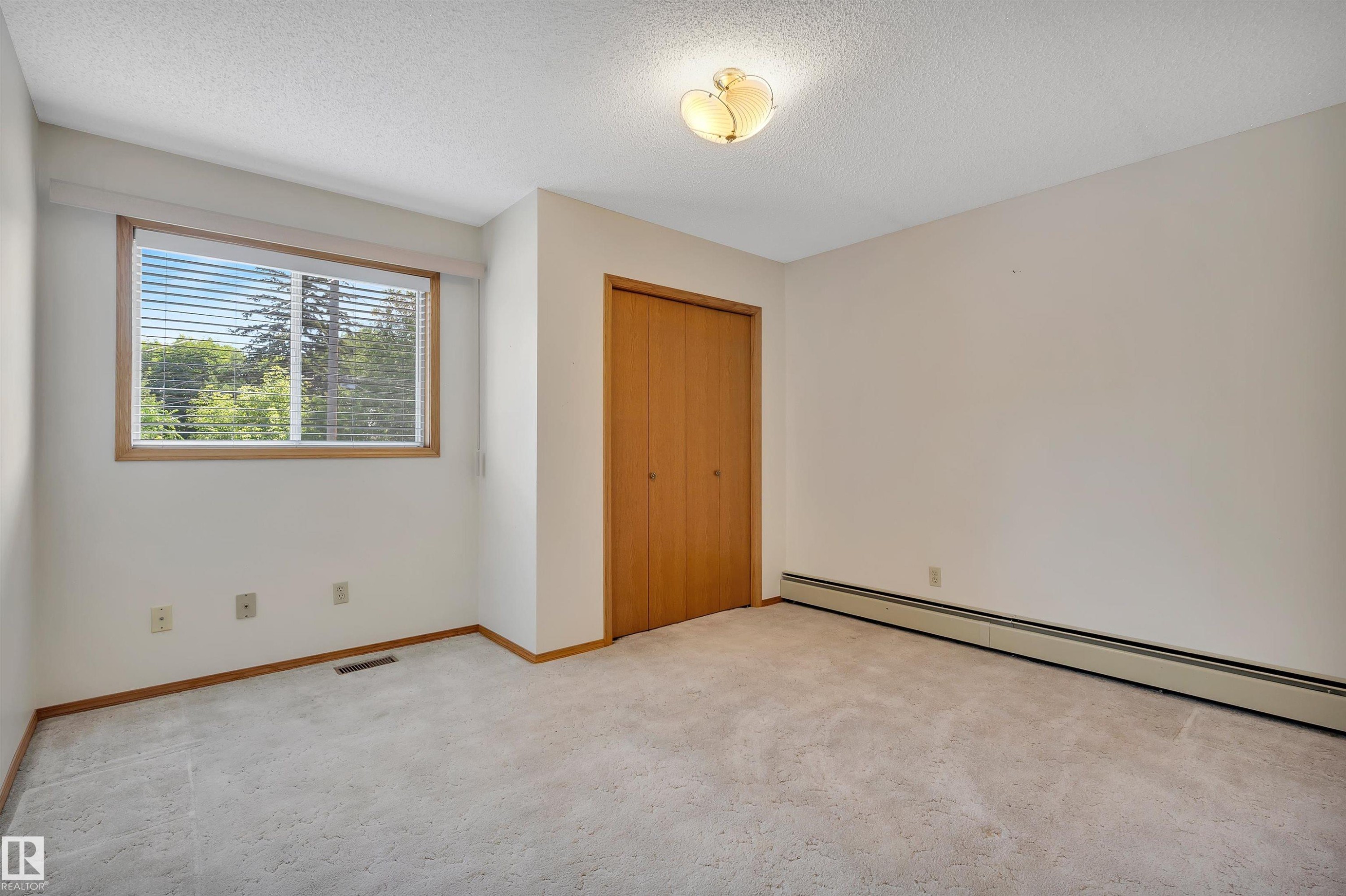 10155 74 Street Nw, Edmonton, AB - Indoor Photo Showing Other Room
