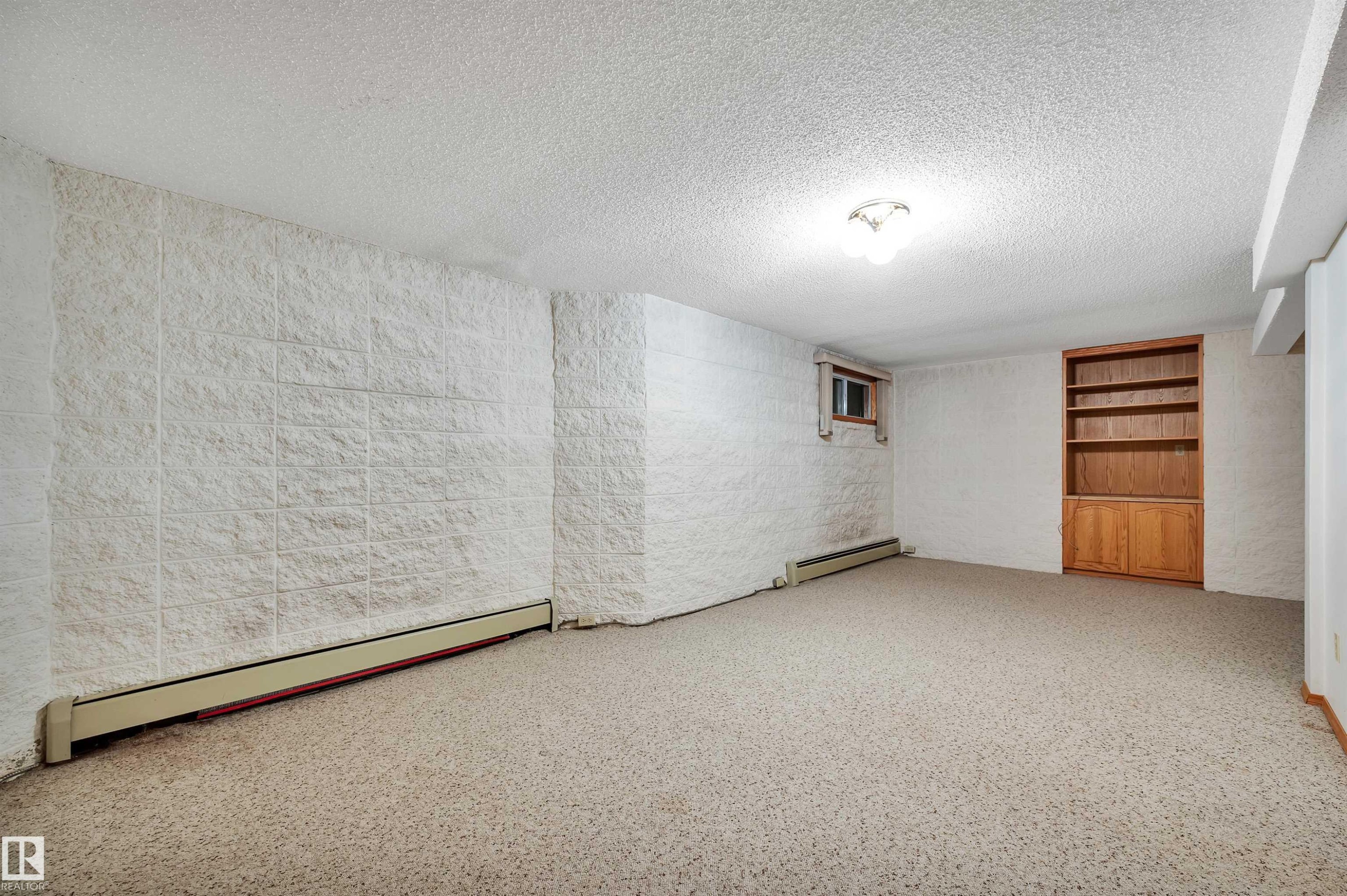 10155 74 Street Nw, Edmonton, AB - Indoor Photo Showing Other Room