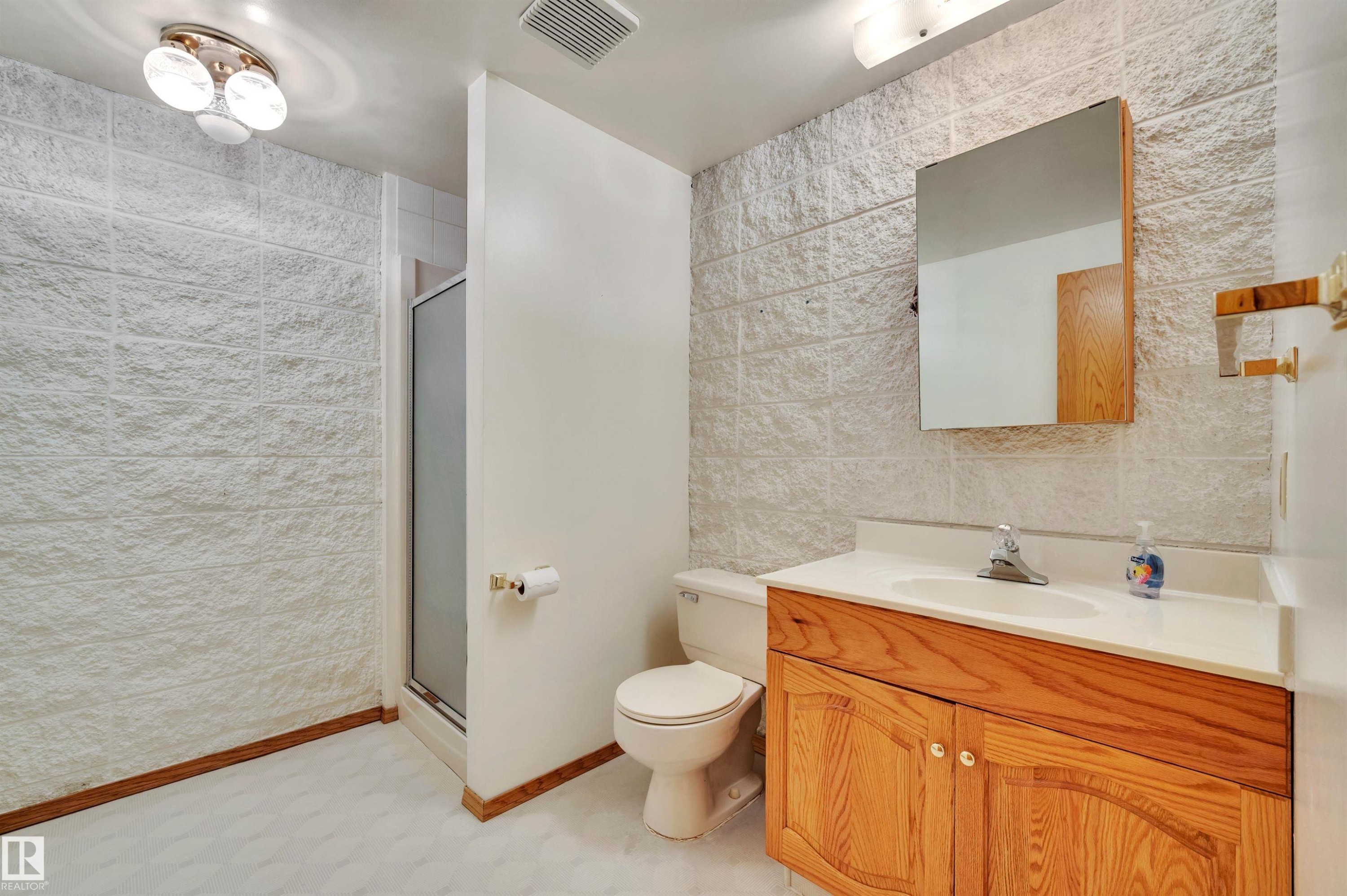 10155 74 Street Nw, Edmonton, AB - Indoor Photo Showing Bathroom