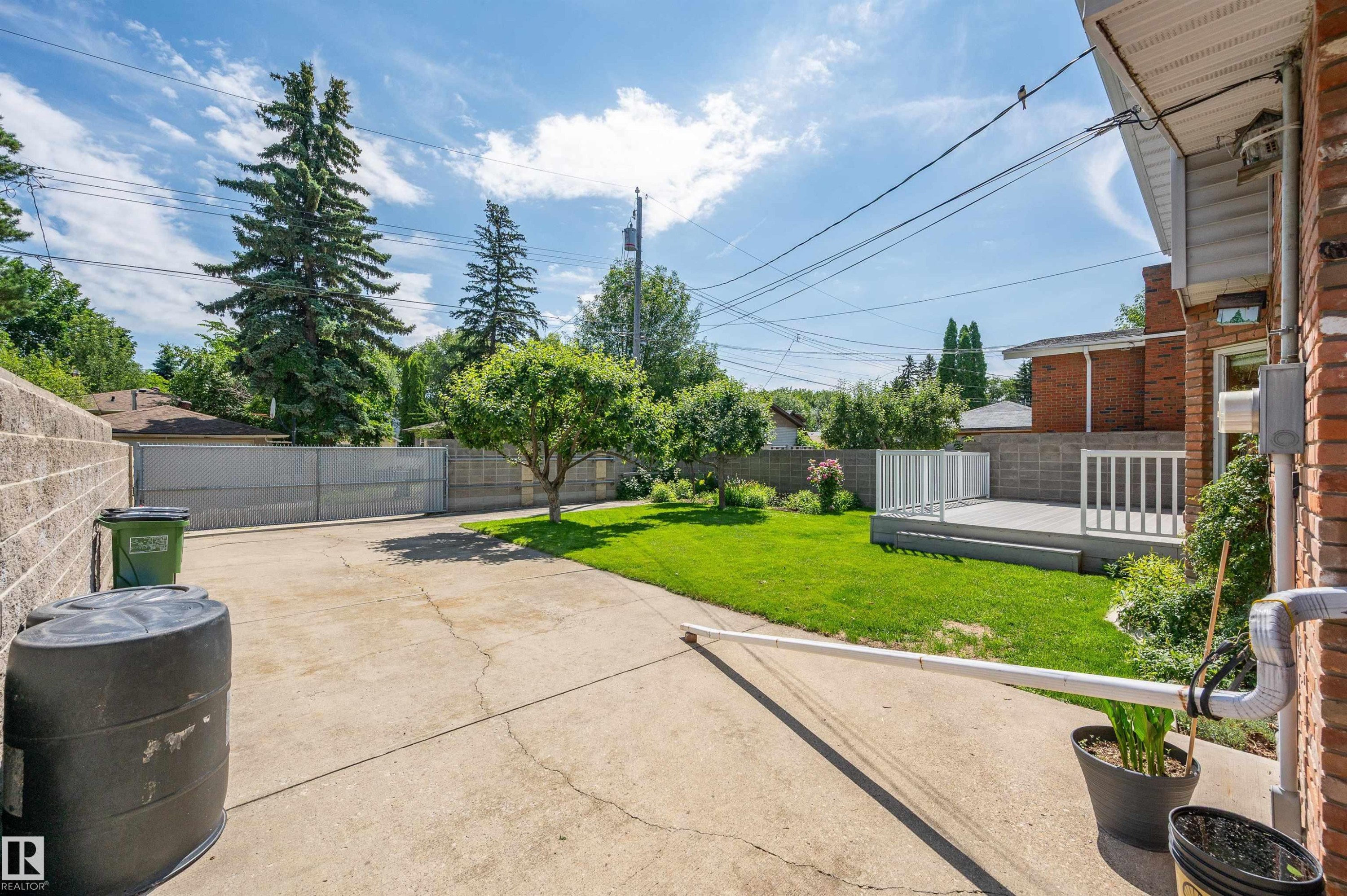 10155 74 Street Nw, Edmonton, AB - Outdoor