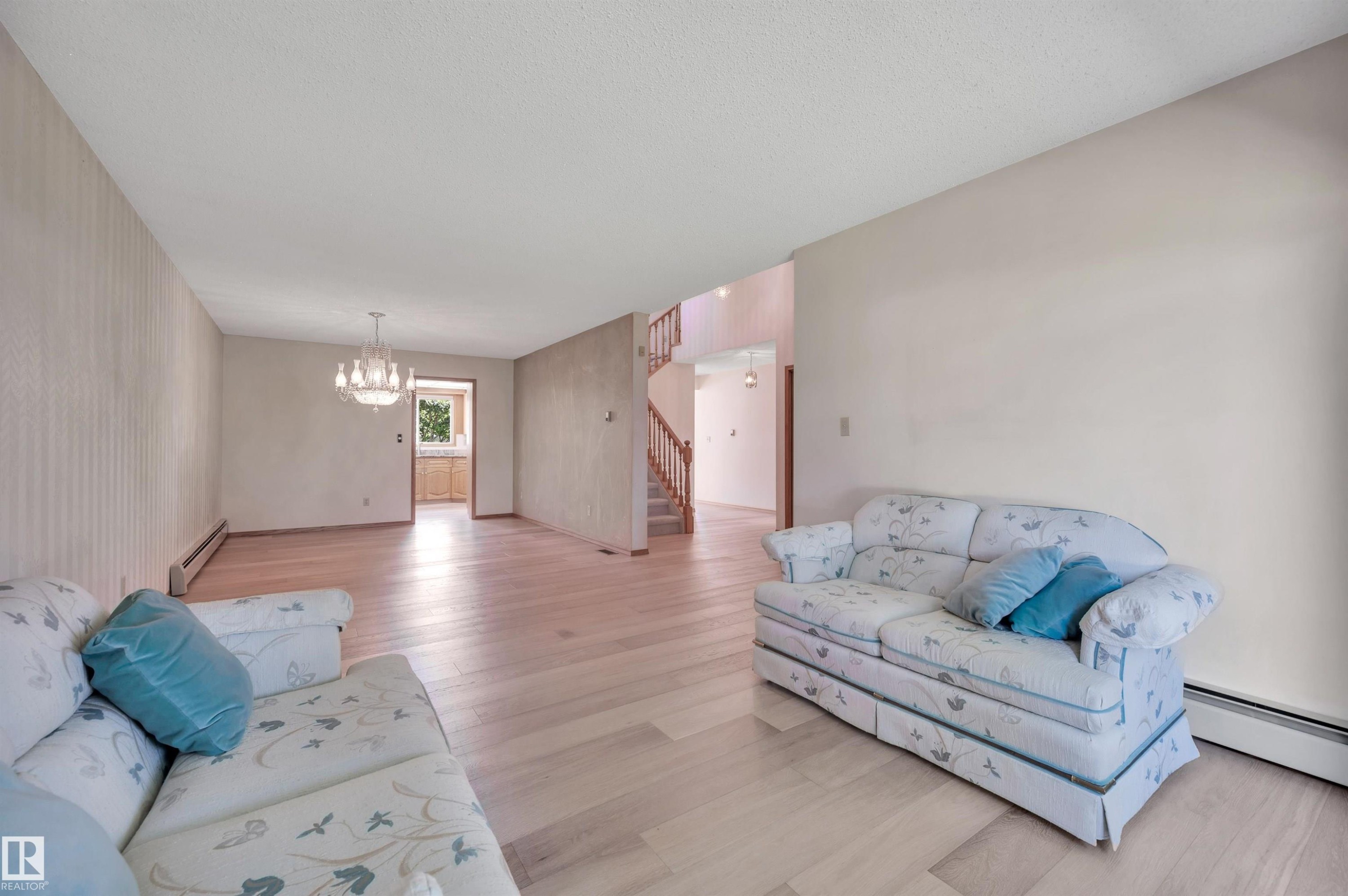 10155 74 Street Nw, Edmonton, AB - Indoor Photo Showing Living Room