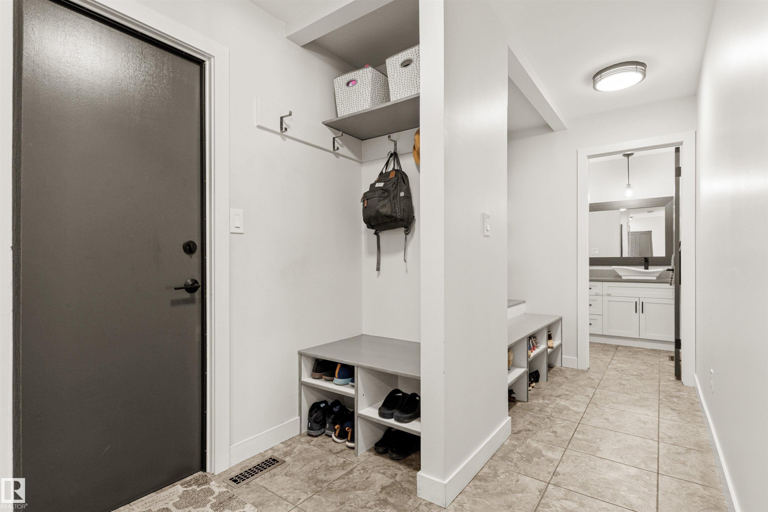17532 55 Avenue Nw, Edmonton, AB - Indoor Photo Showing Other Room