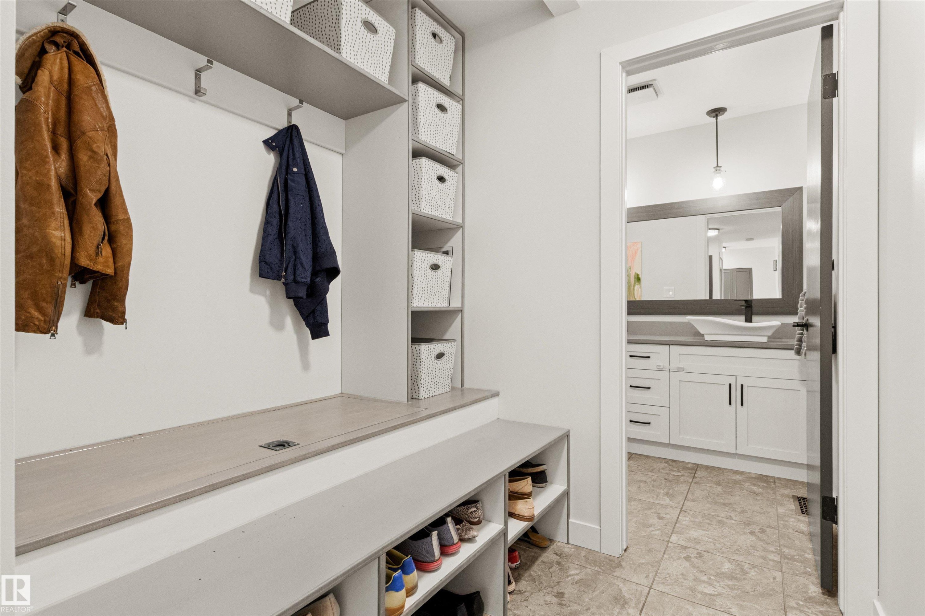 17532 55 Avenue Nw, Edmonton, AB - Indoor