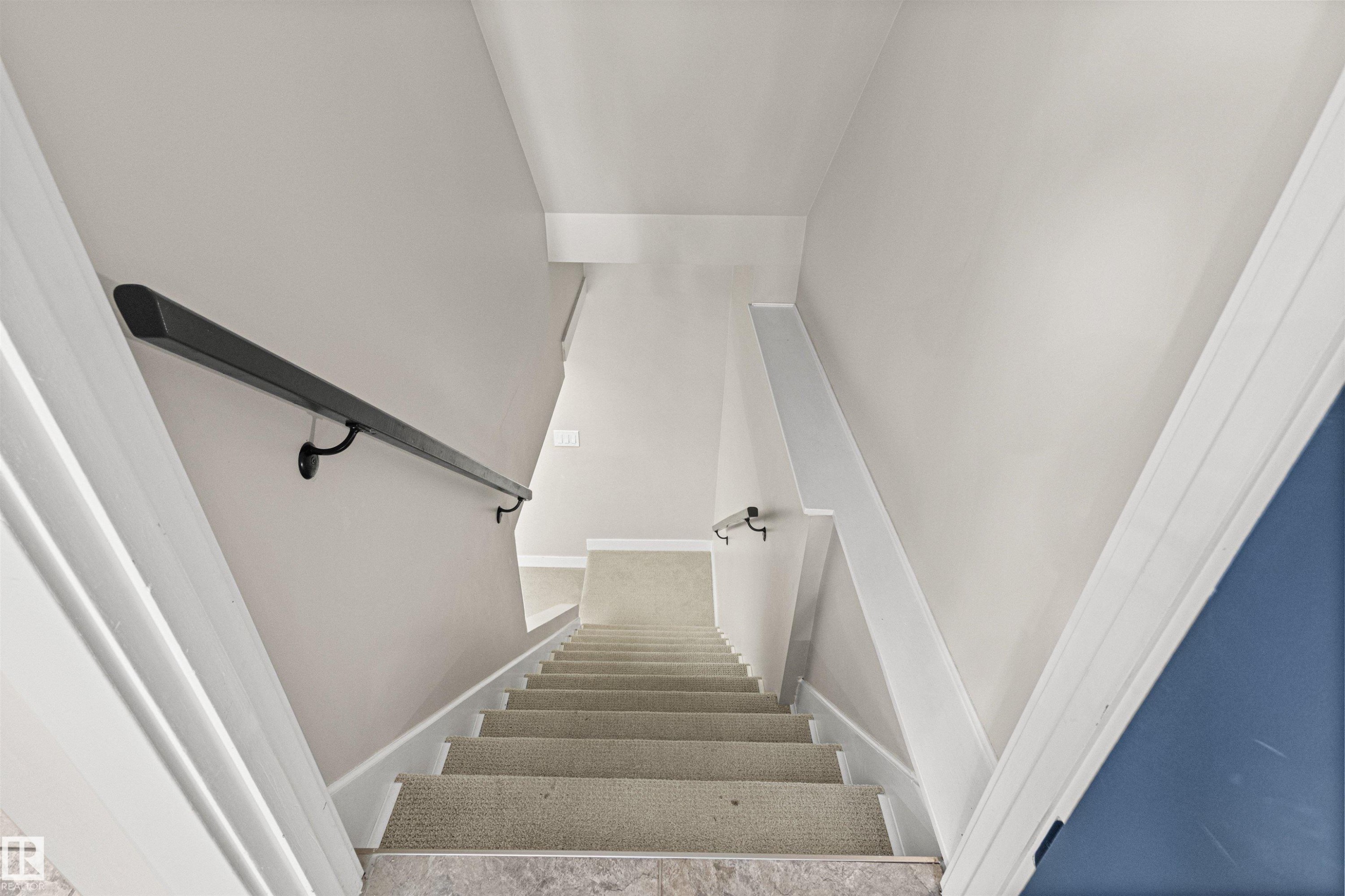 17532 55 Avenue Nw, Edmonton, AB - Indoor Photo Showing Other Room