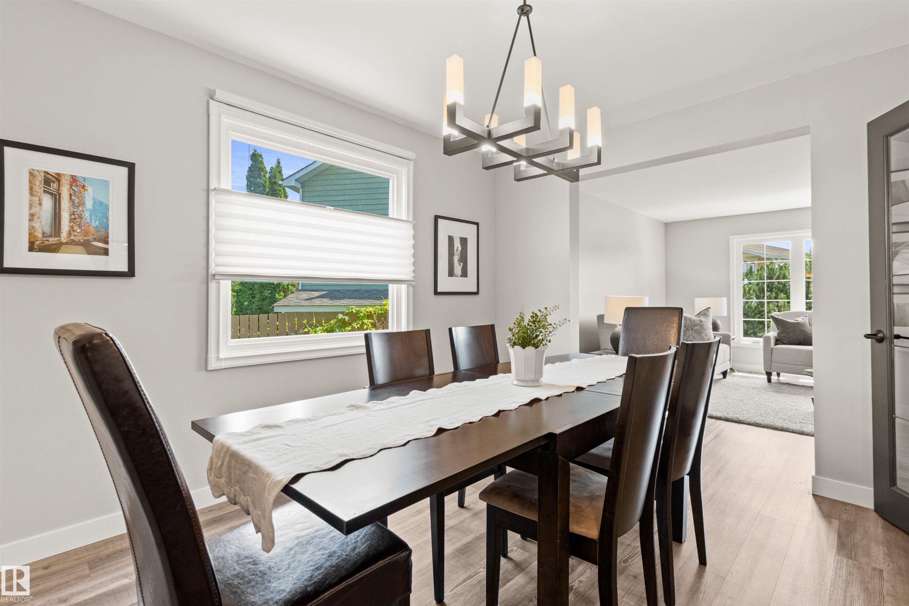 17532 55 Avenue Nw, Edmonton, AB - Indoor Photo Showing Dining Room