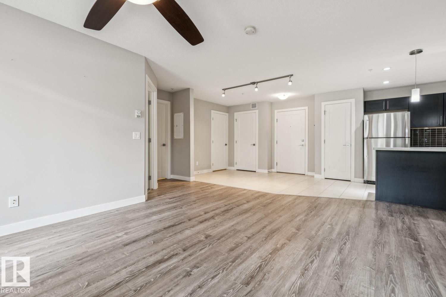 #118 1031 173 St Sw, Edmonton, AB - Indoor