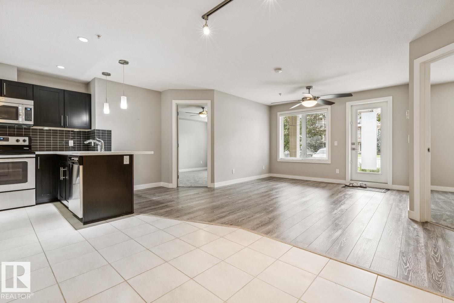 #118 1031 173 St Sw, Edmonton, AB - Indoor Photo Showing Kitchen With Stainless Steel Kitchen