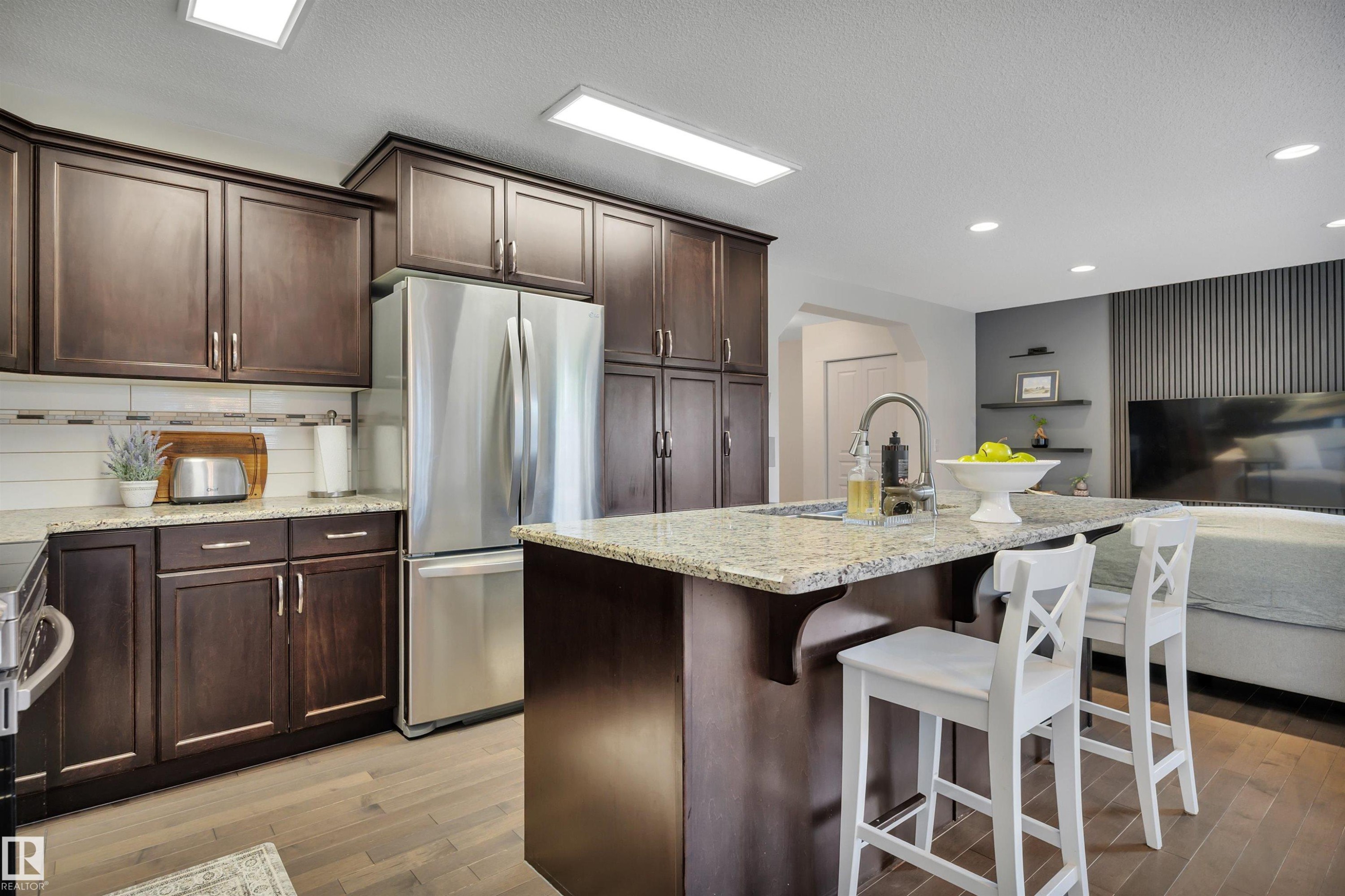 4029 Alexander Way Sw, Edmonton, AB - Indoor Photo Showing Kitchen With Stainless Steel Kitchen With Upgraded Kitchen
