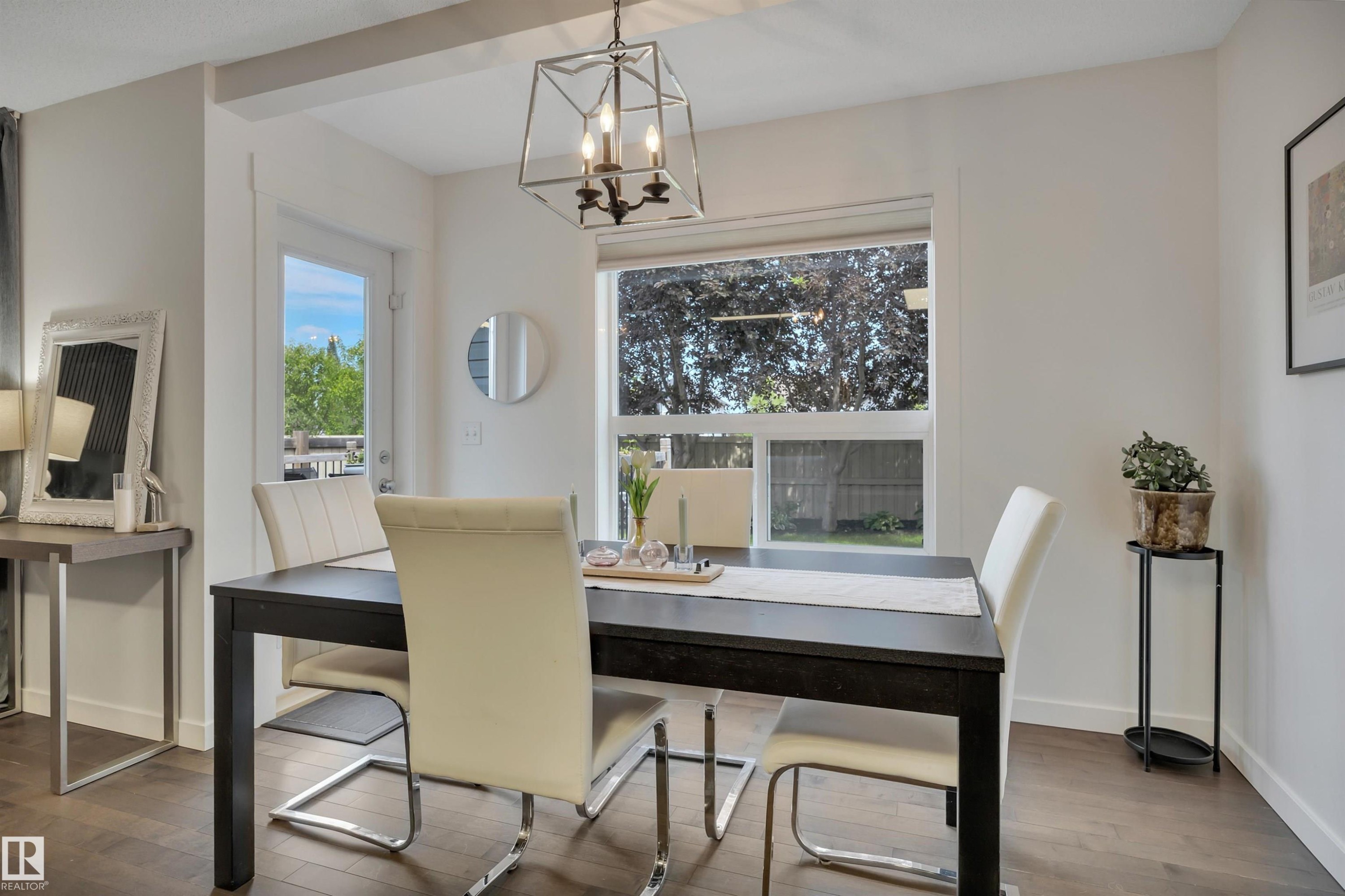 4029 Alexander Way Sw, Edmonton, AB - Indoor Photo Showing Dining Room