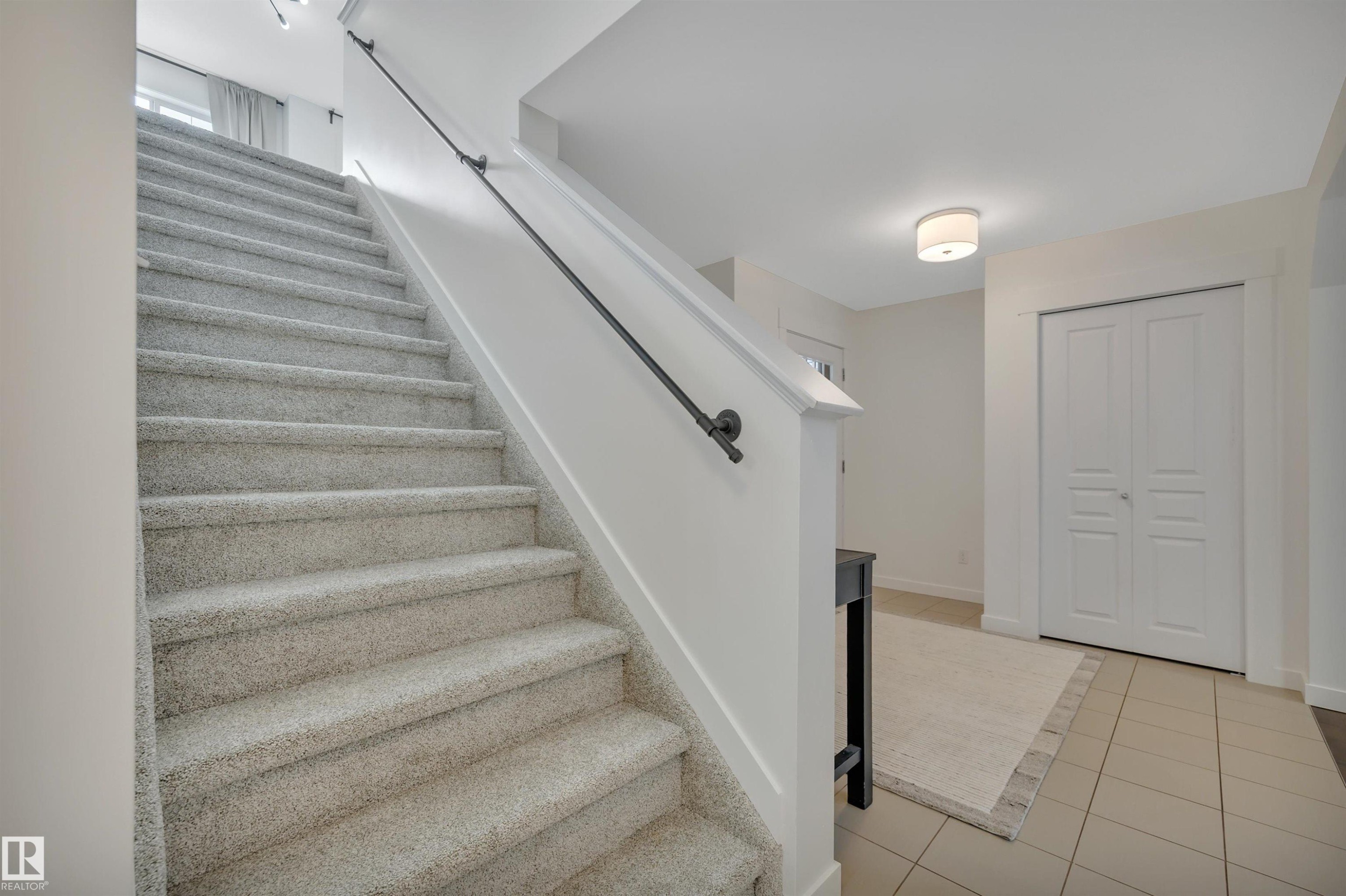 4029 Alexander Way Sw, Edmonton, AB - Indoor Photo Showing Other Room