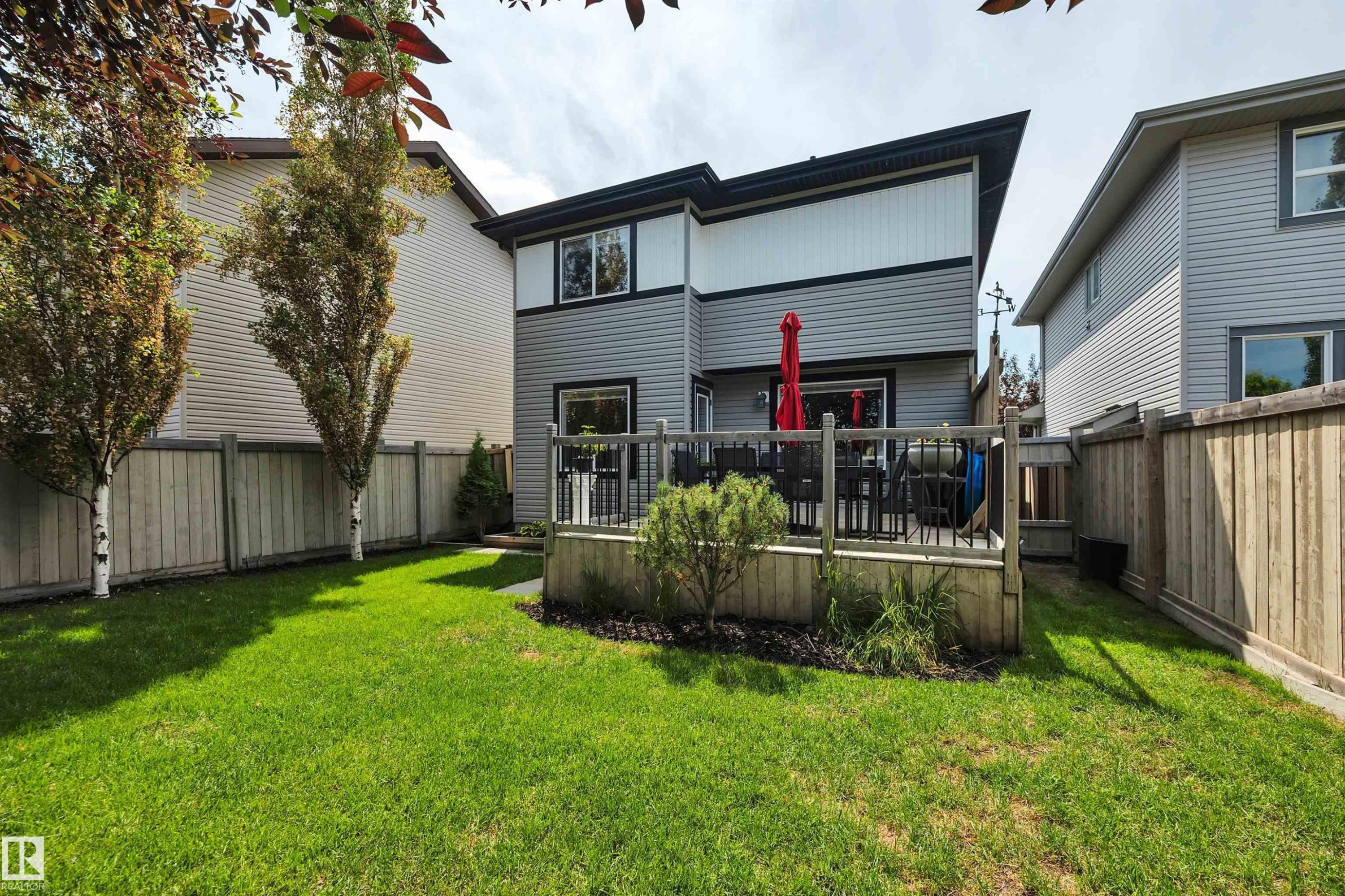 4029 Alexander Way Sw, Edmonton, AB - Outdoor
