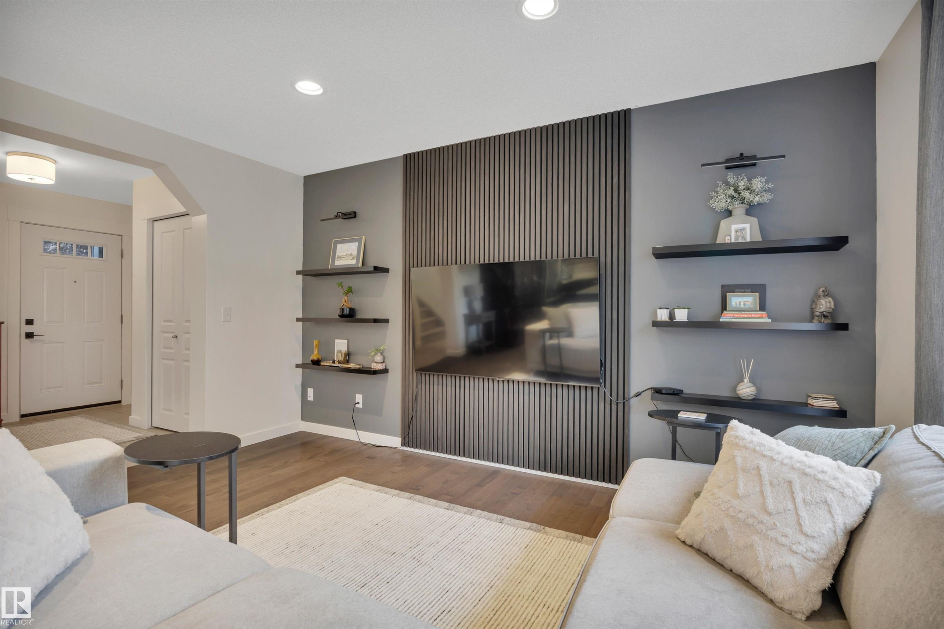 4029 Alexander Way Sw, Edmonton, AB - Indoor