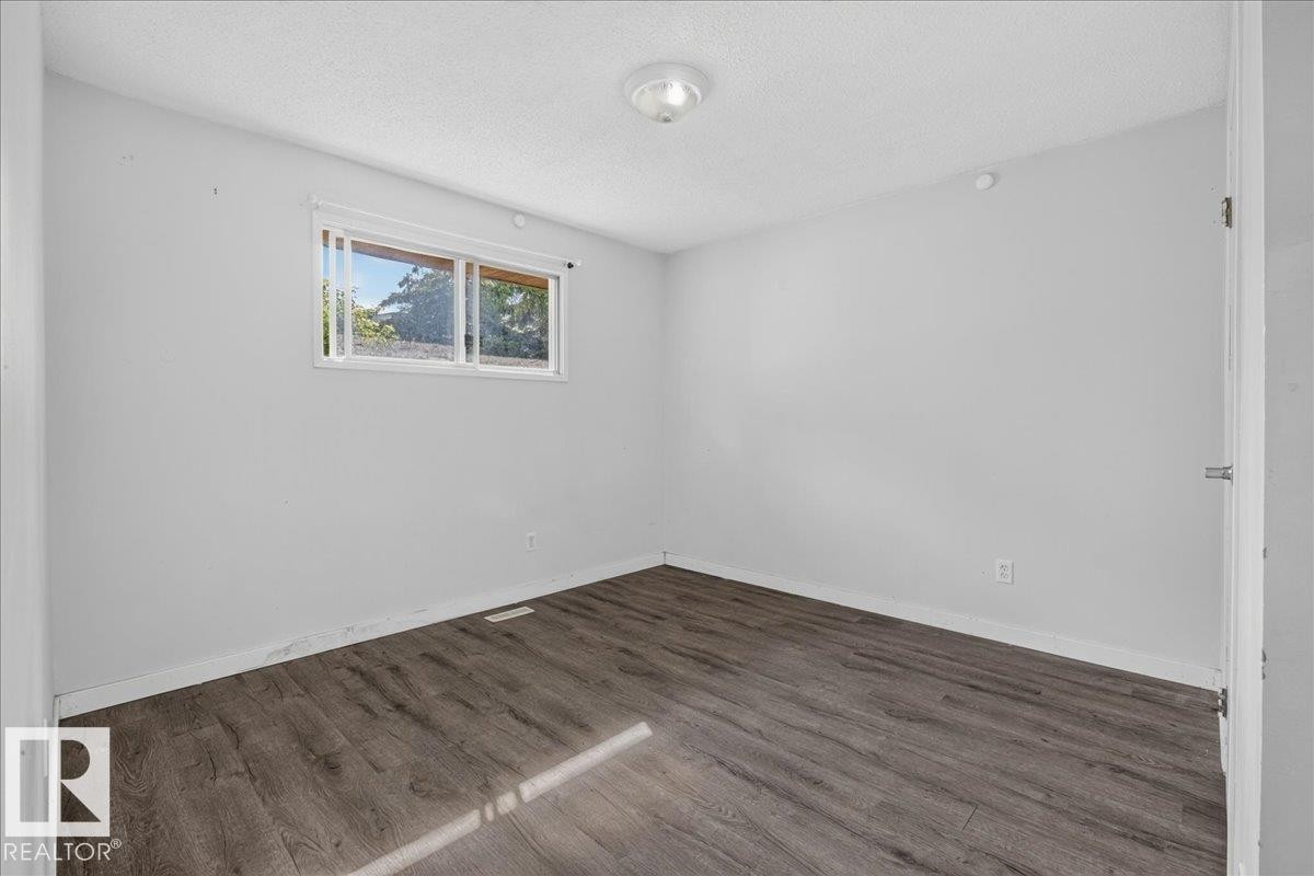 1939 61 Street Nw, Edmonton, AB - Indoor Photo Showing Other Room